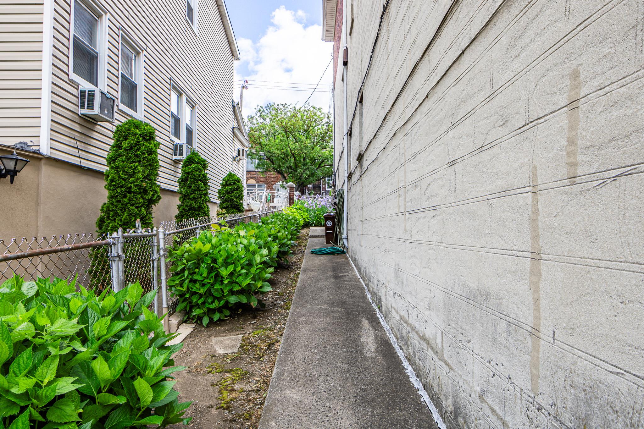 1925 Bogart Avenue Property Photo 3