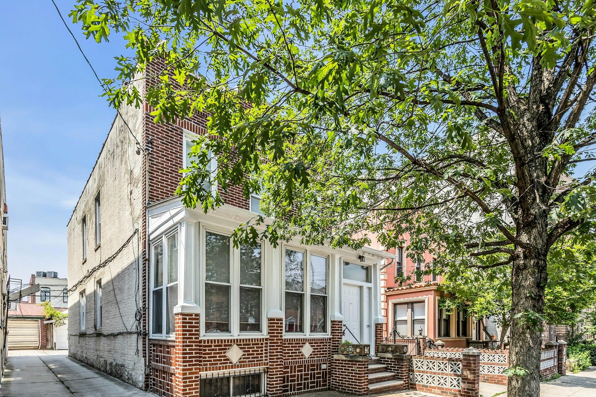 25-34 42nd Street Property Photo 2