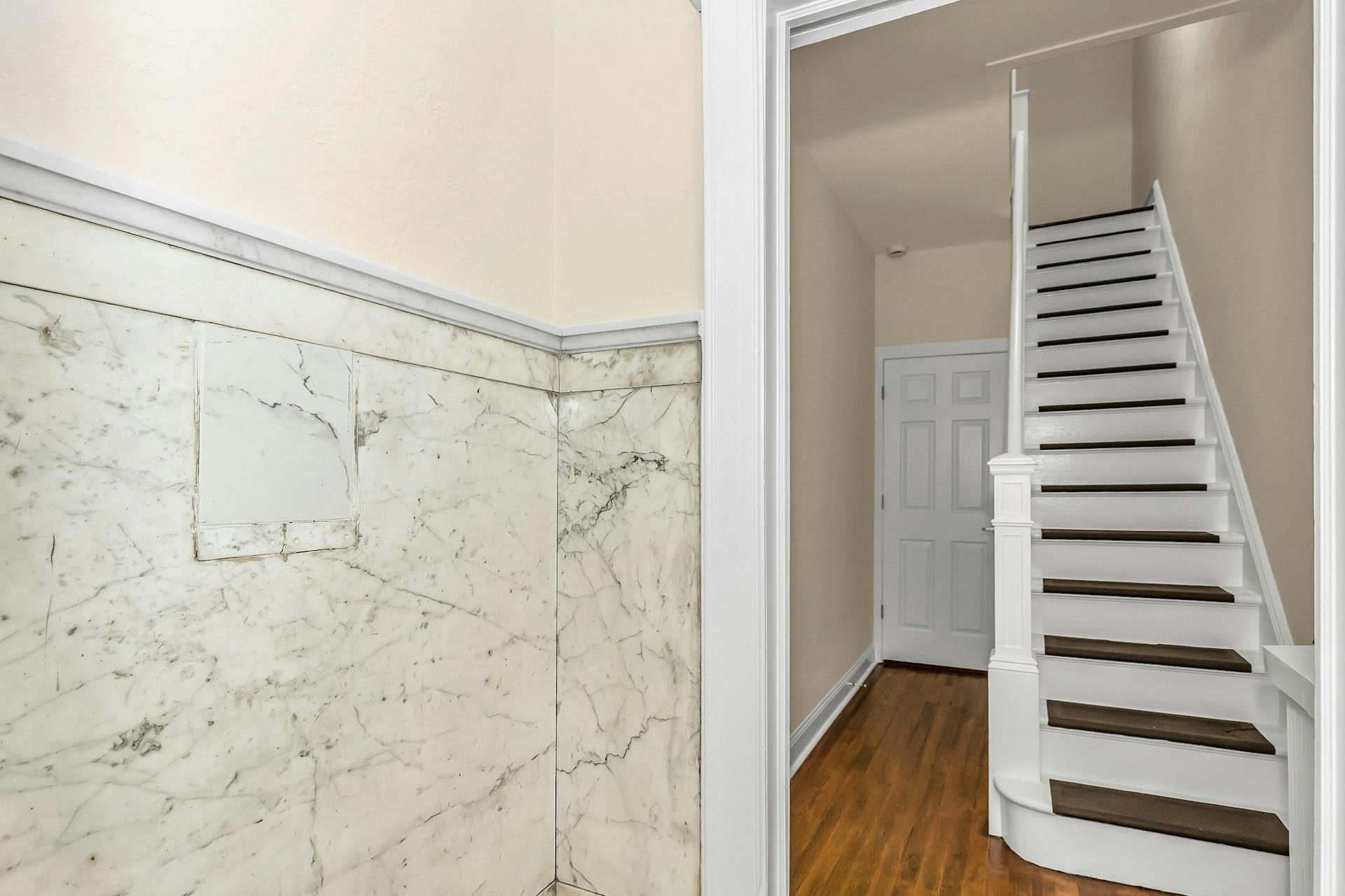 25-34 42nd Street Property Photo 4