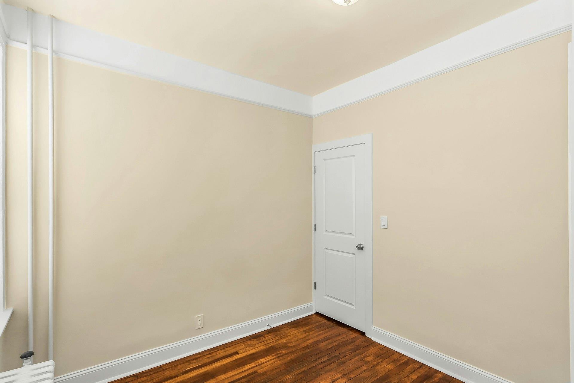 25-34 42nd Street Property Photo 12