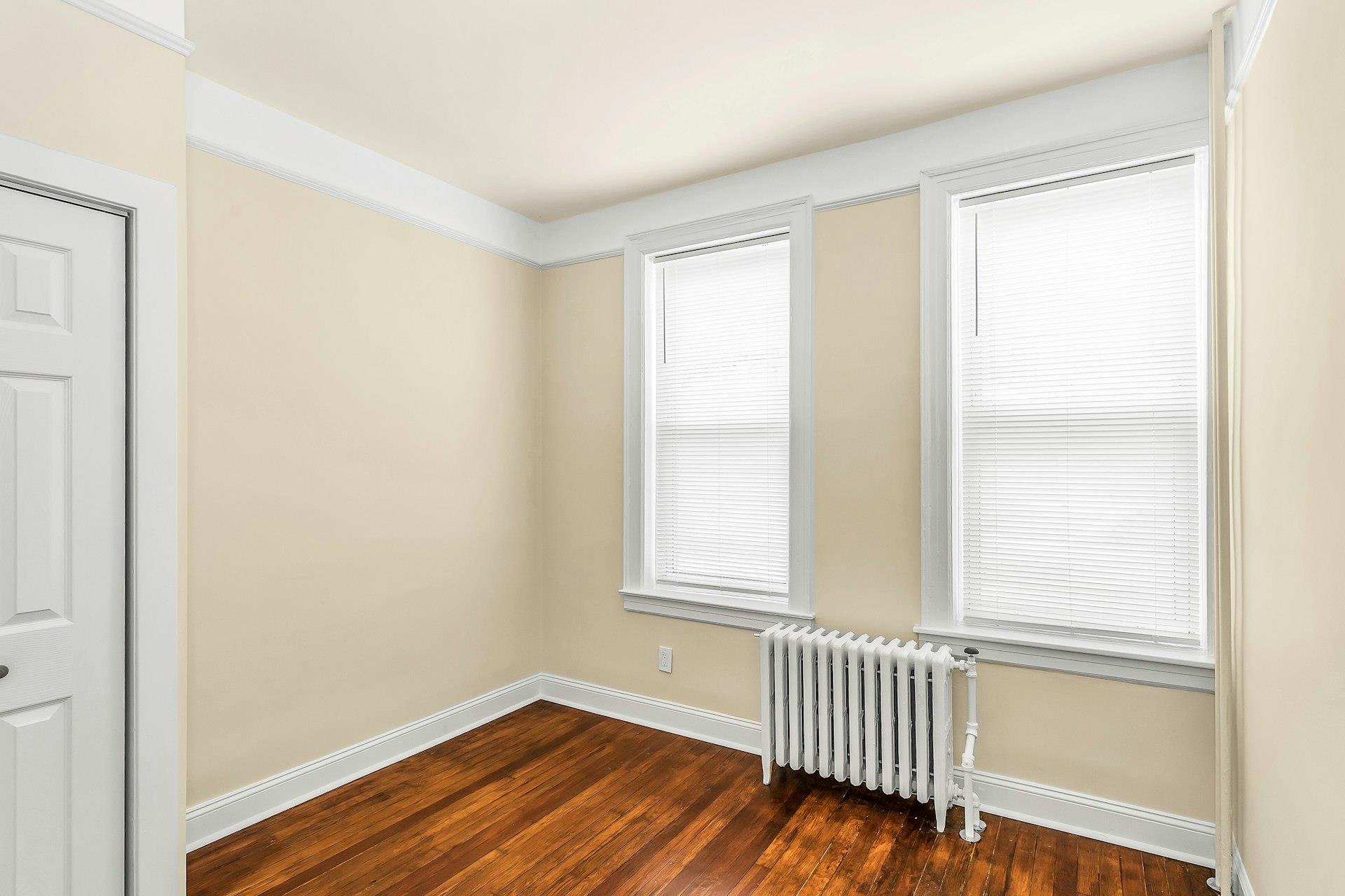 25-34 42nd Street Property Photo 13