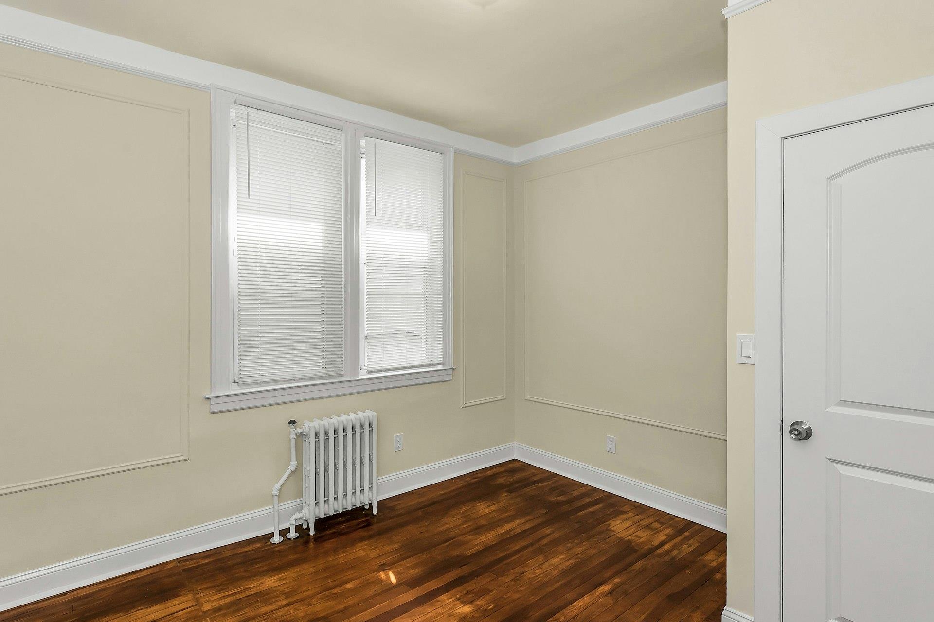 25-34 42nd Street Property Photo 15