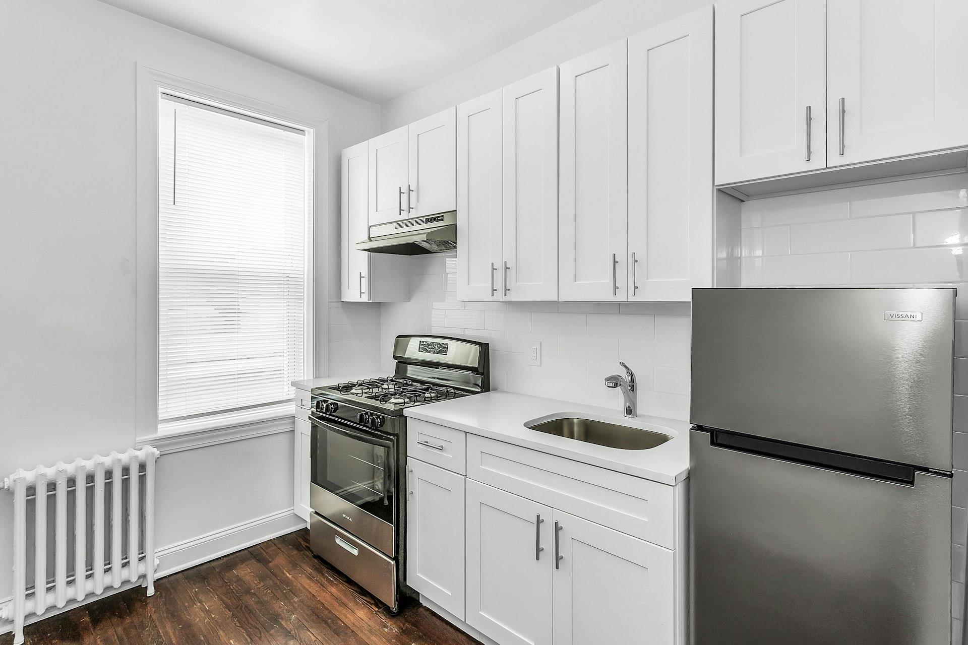 25-34 42nd Street Property Photo 18