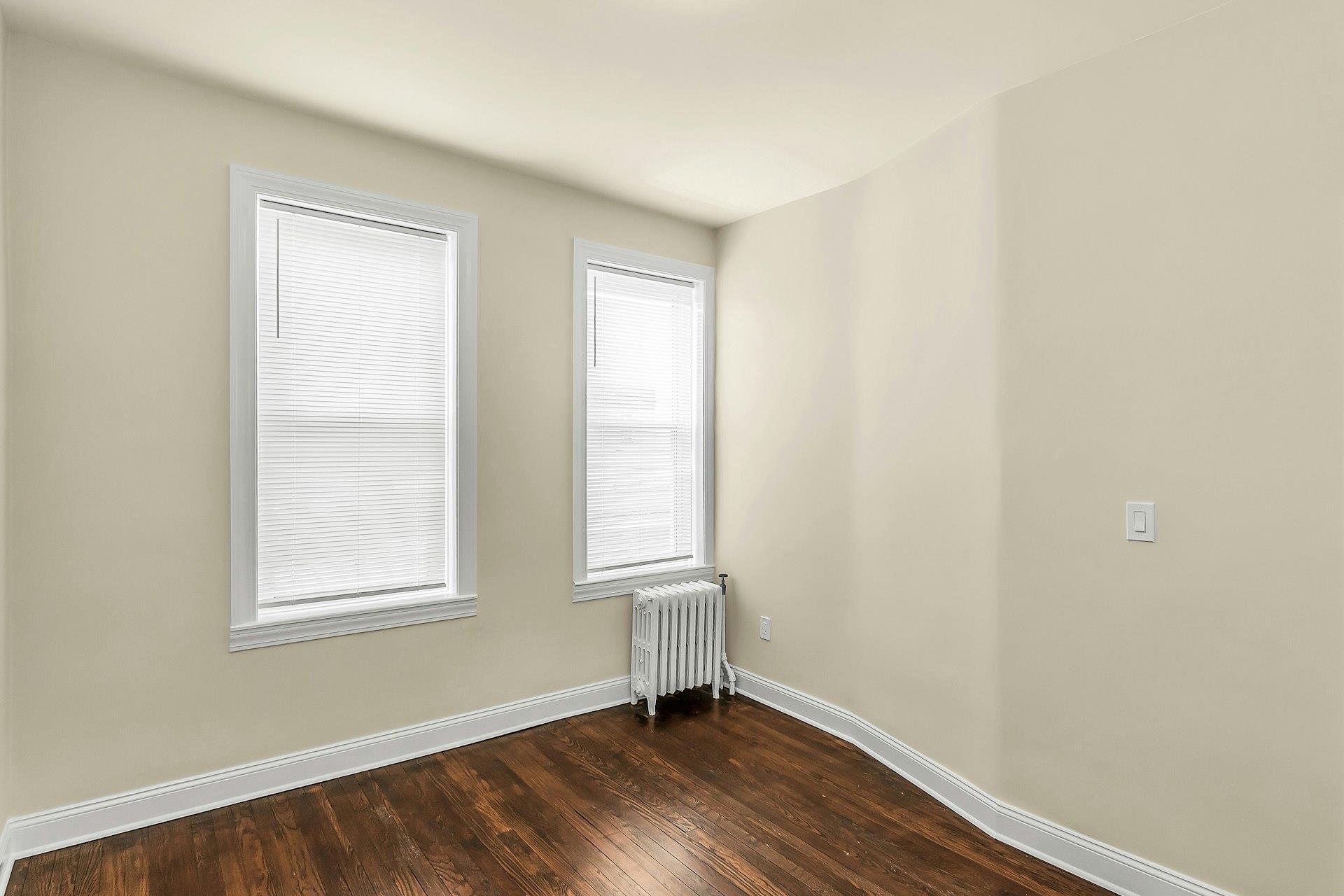 25-34 42nd Street Property Photo 20