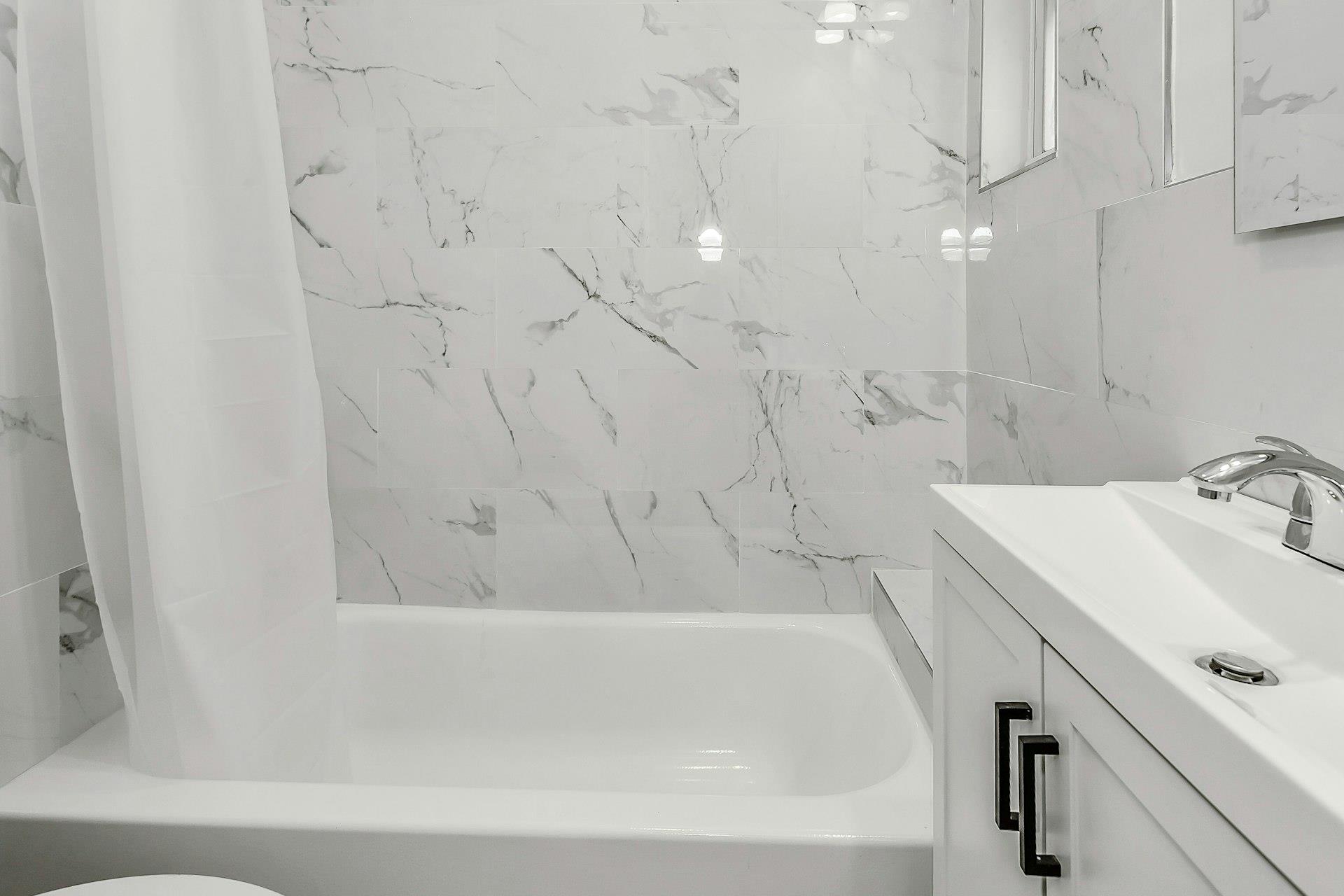 25-34 42nd Street Property Photo 22