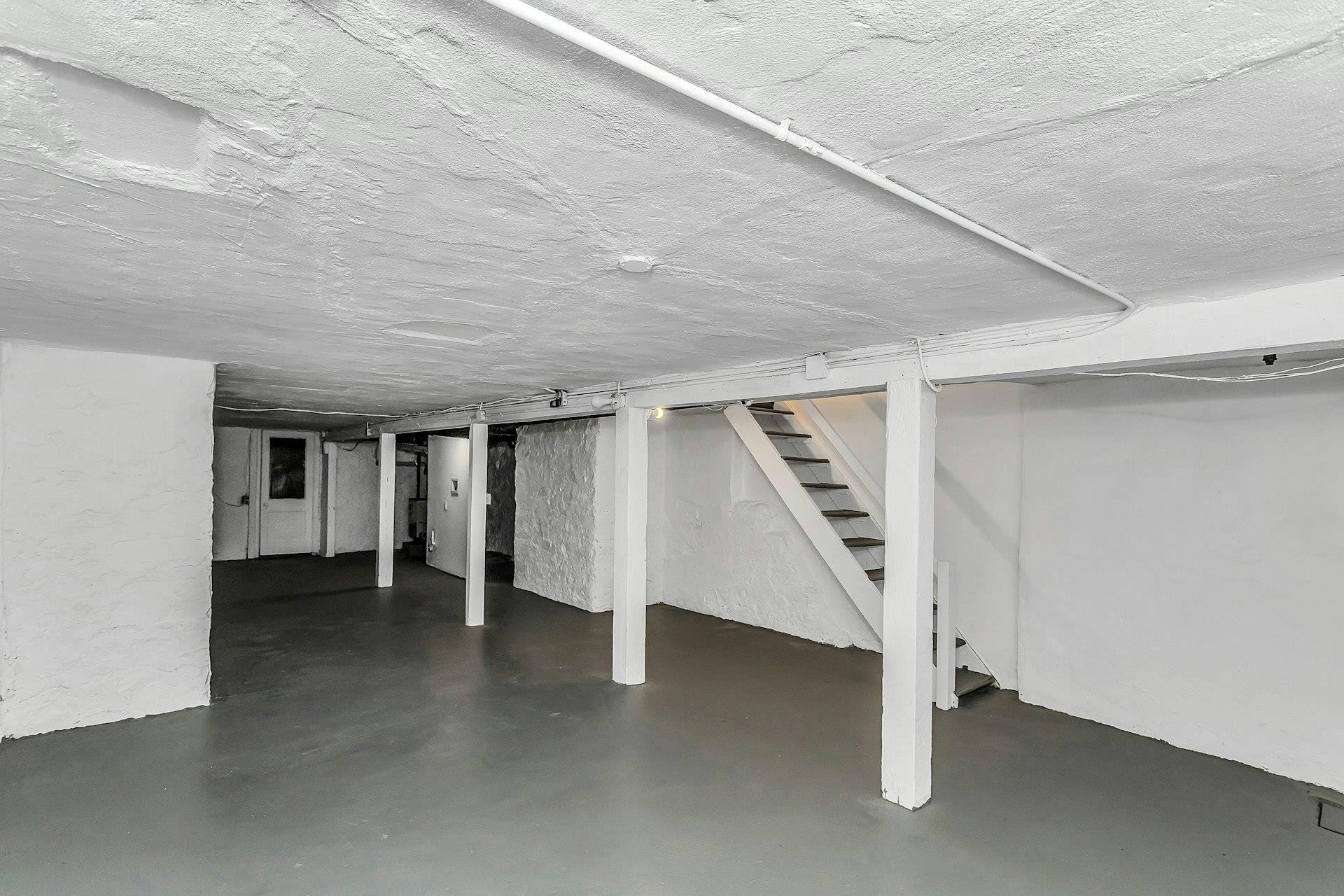 25-34 42nd Street Property Photo 25