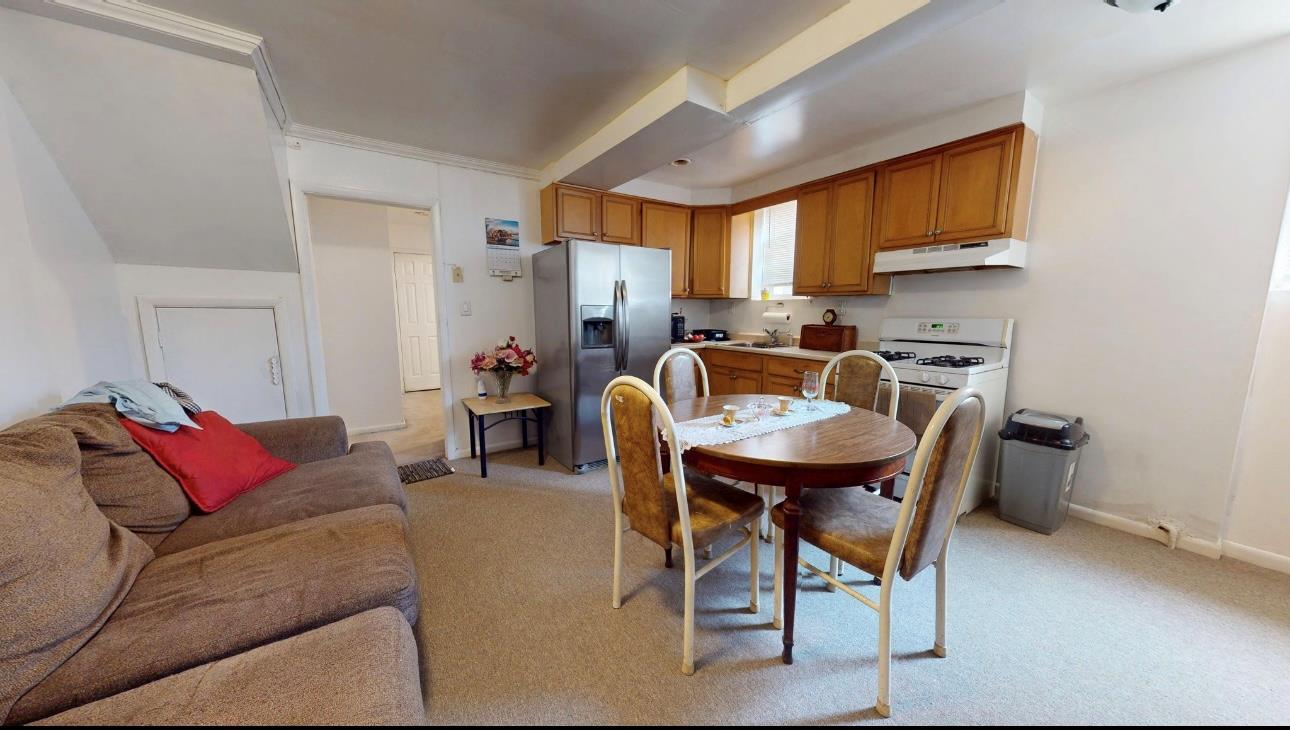 2547 Laconia Avenue Property Photo 4
