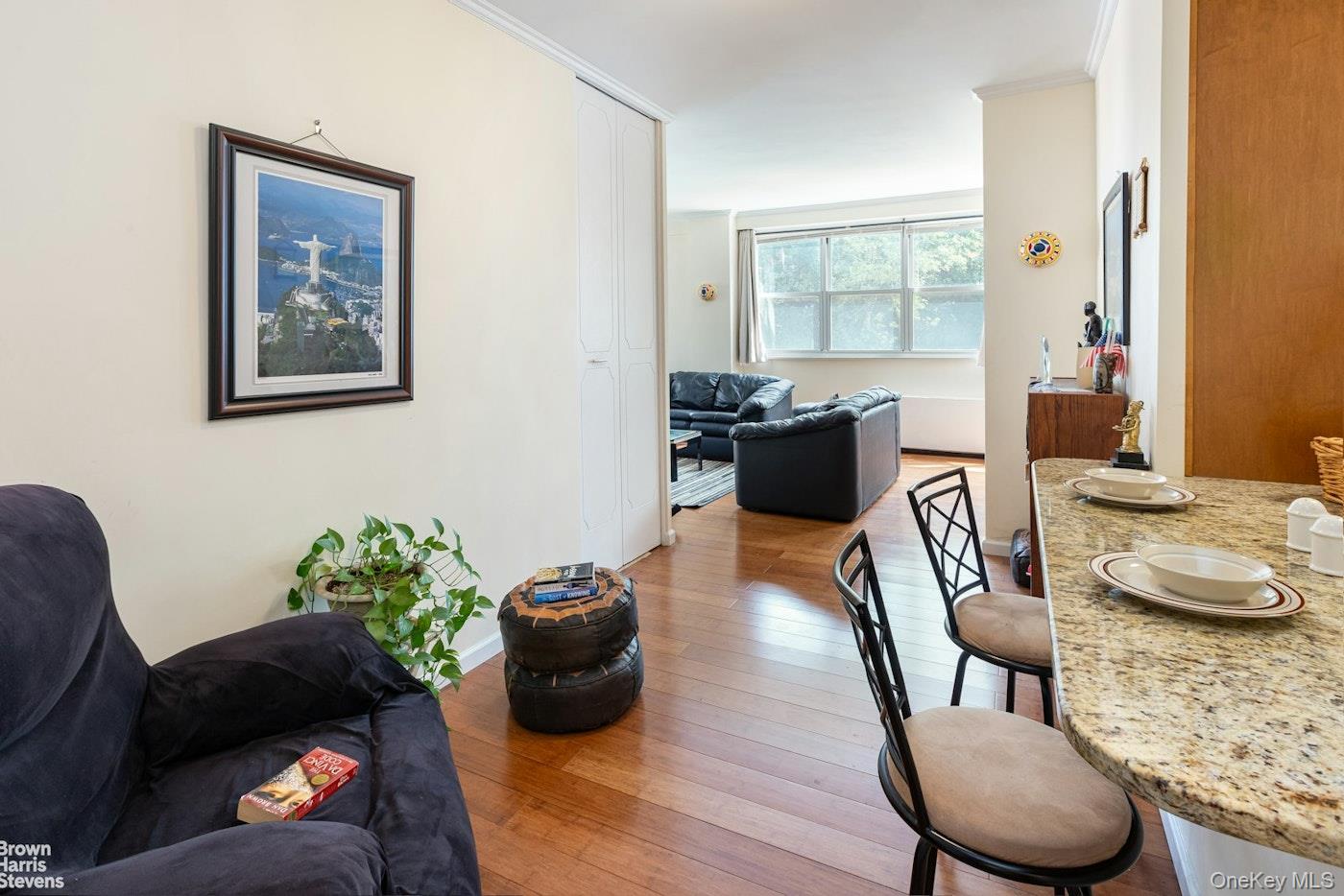555 Kappock Street 2e Property Photo 2