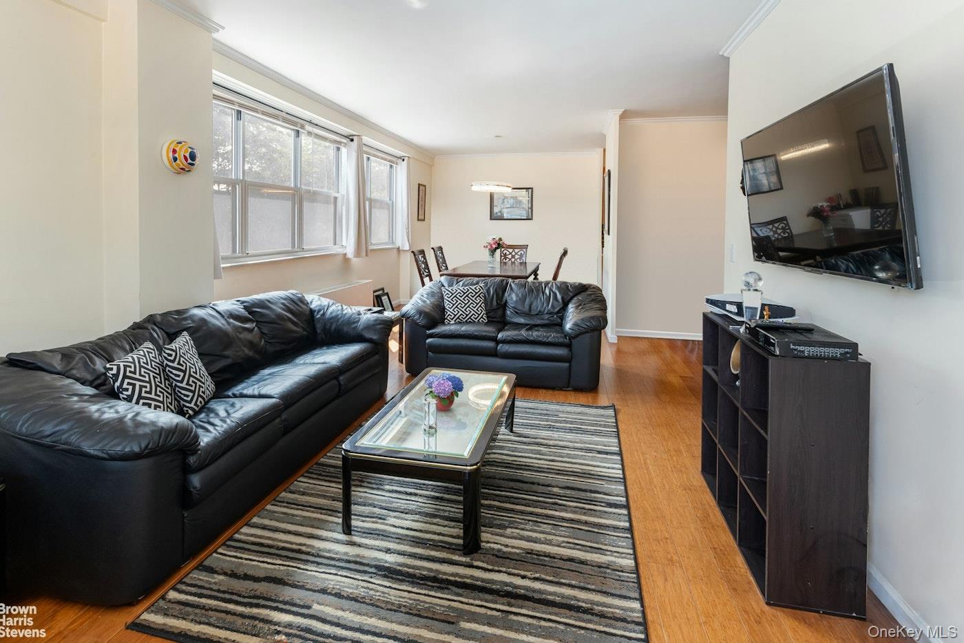 555 Kappock Street 2e Property Photo 5