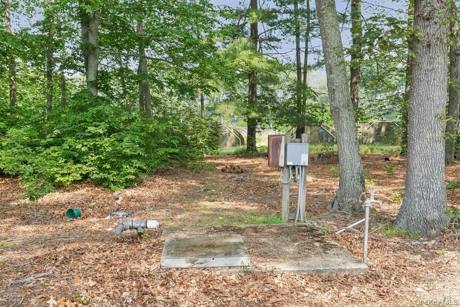 550 / 538 Herricks Lane Property Photo 11