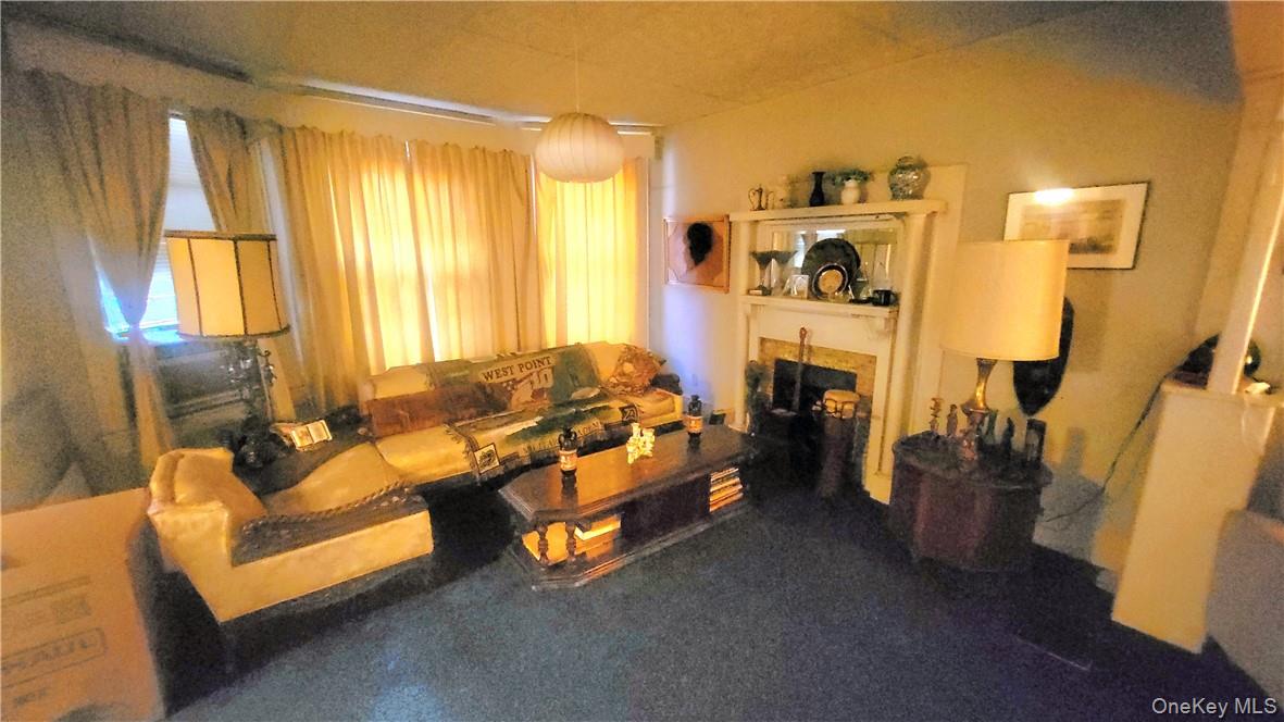 313 Mansion St Property Photo 6