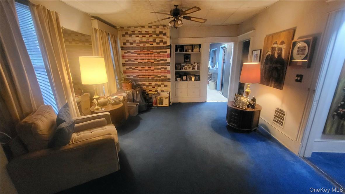 313 Mansion St Property Photo 8