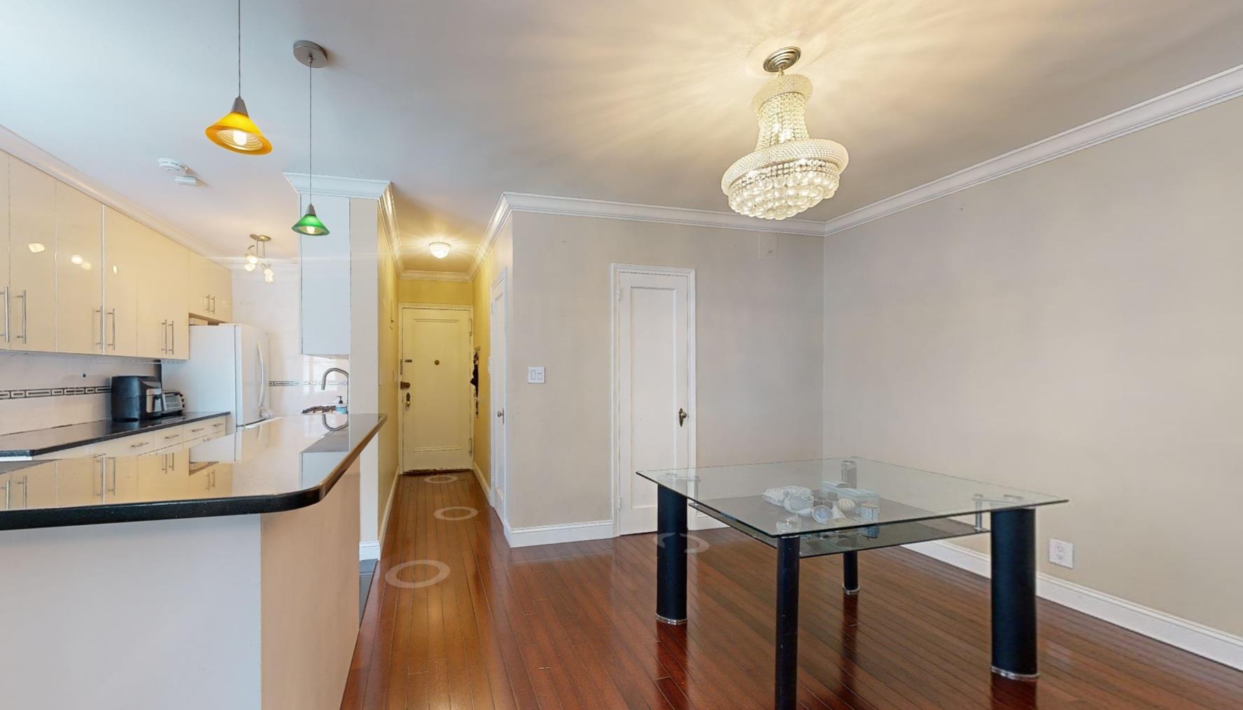 9410 64 Road B6 Property Photo 4