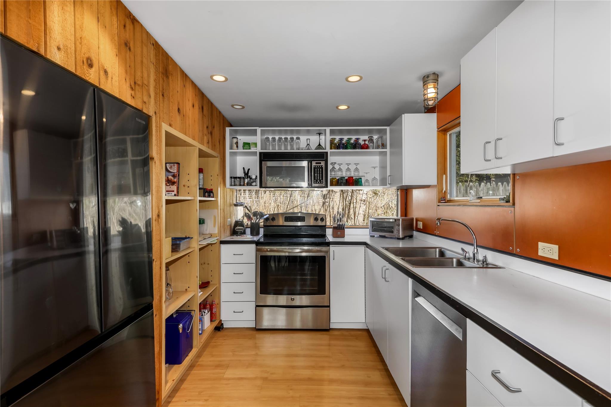521 Fire Island Boulevard Property Photo 3