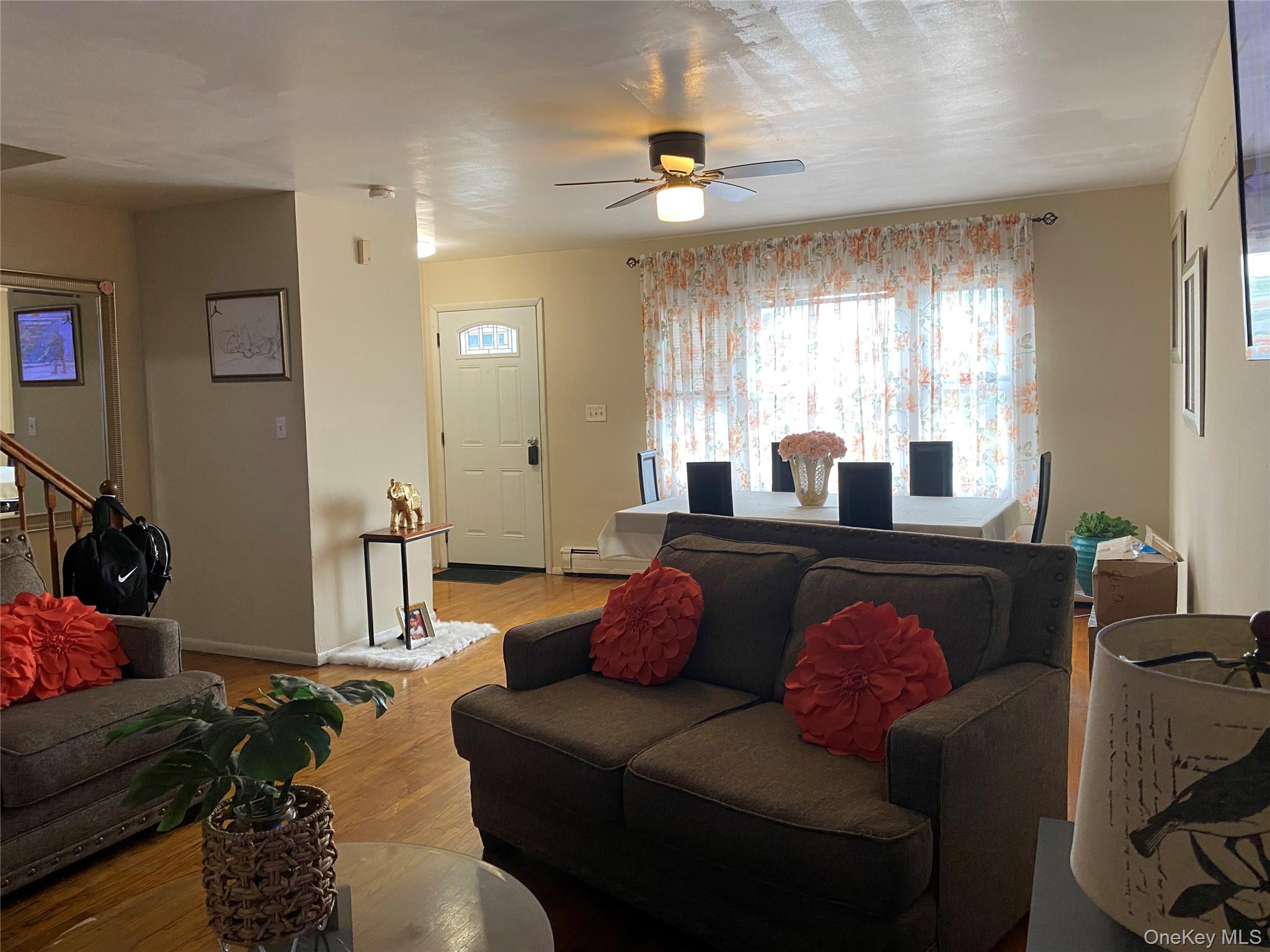 9 W Lincoln Street Property Photo 3