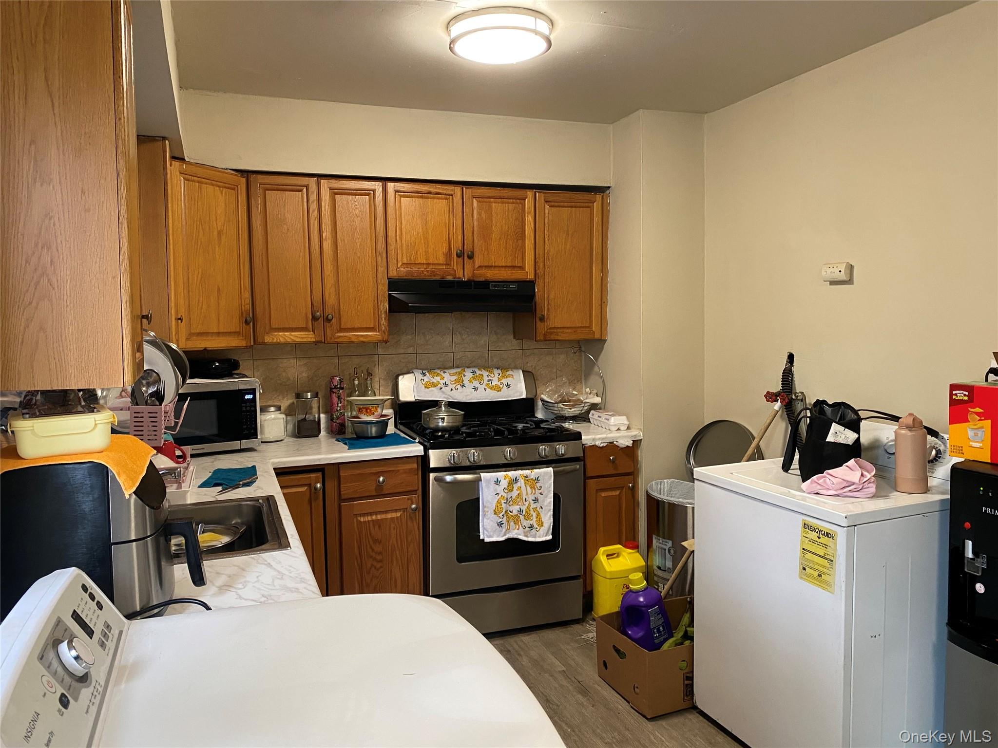 9 W Lincoln Street Property Photo 7