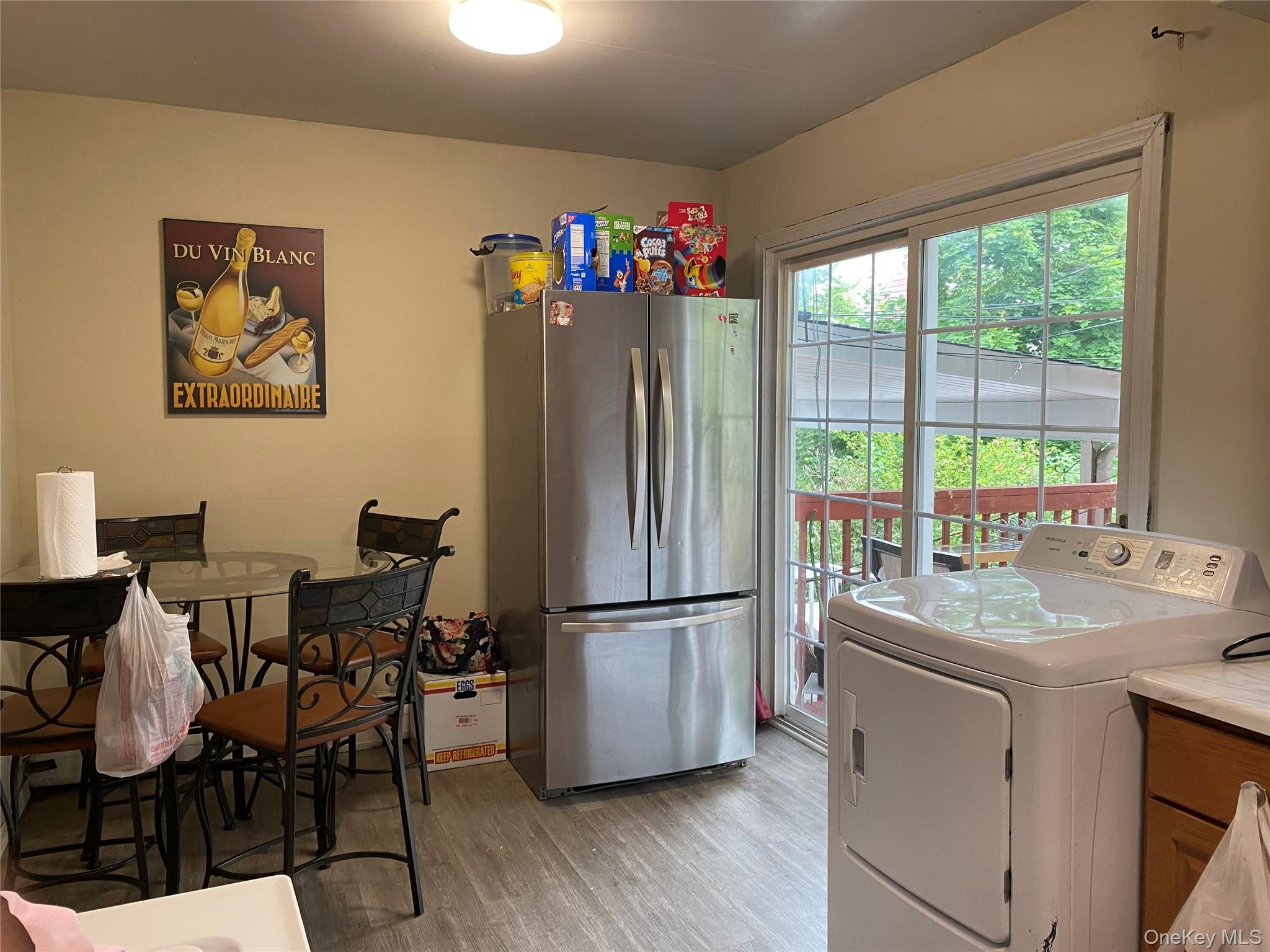 9 W Lincoln Street Property Photo 10