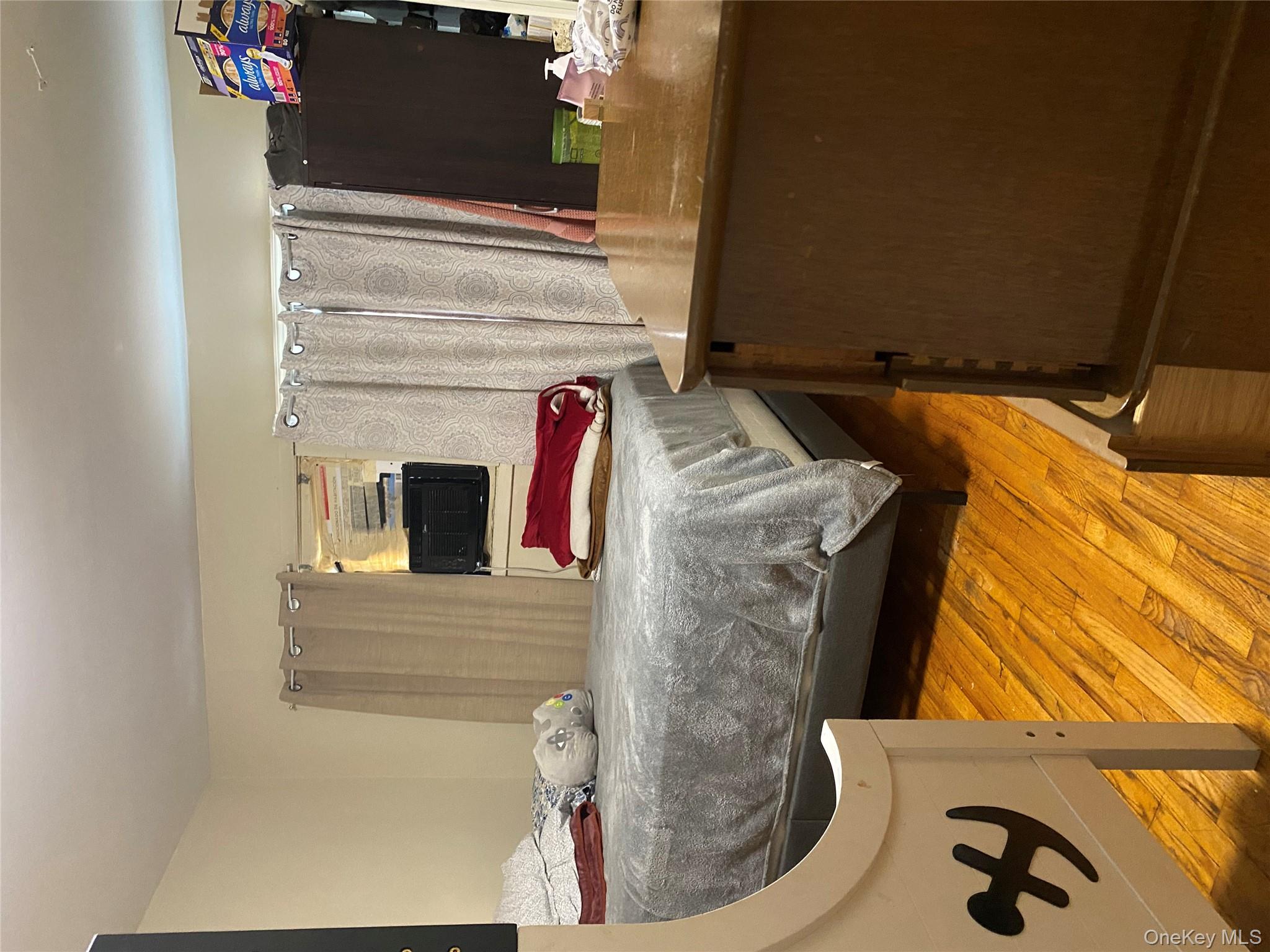 9 W Lincoln Street Property Photo 14