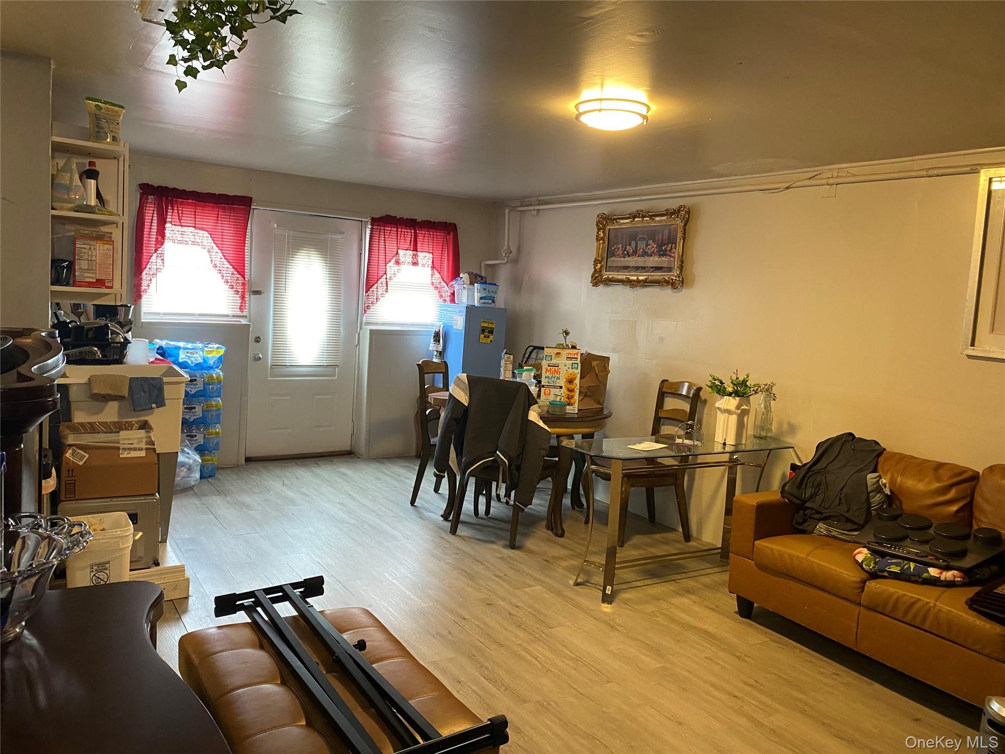 9 W Lincoln Street Property Photo 20