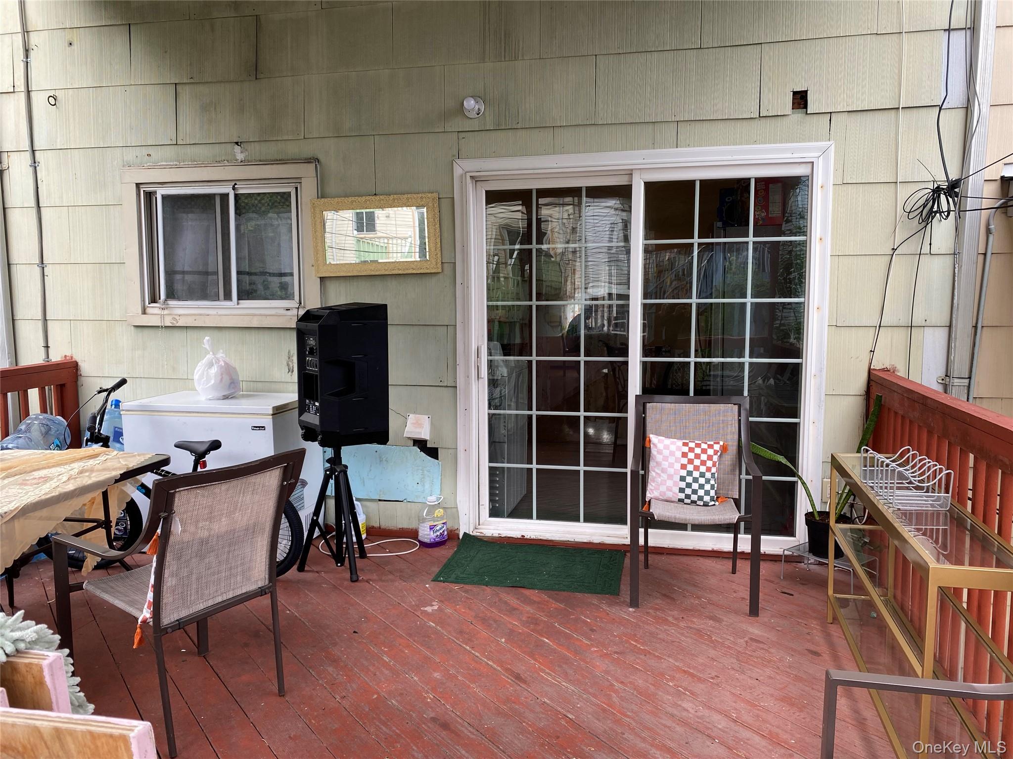 9 W Lincoln Street Property Photo 28