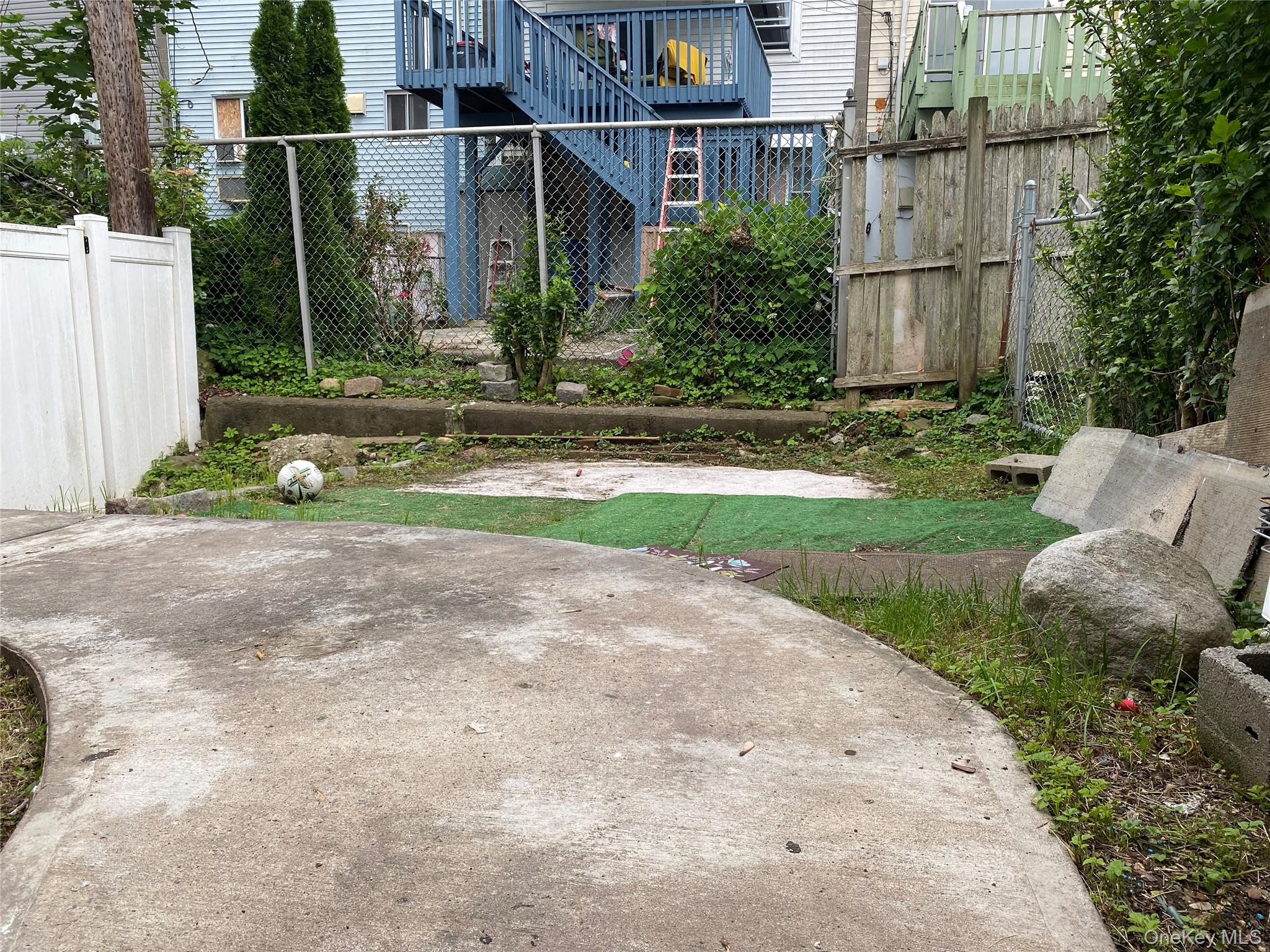 9 W Lincoln Street Property Photo 30