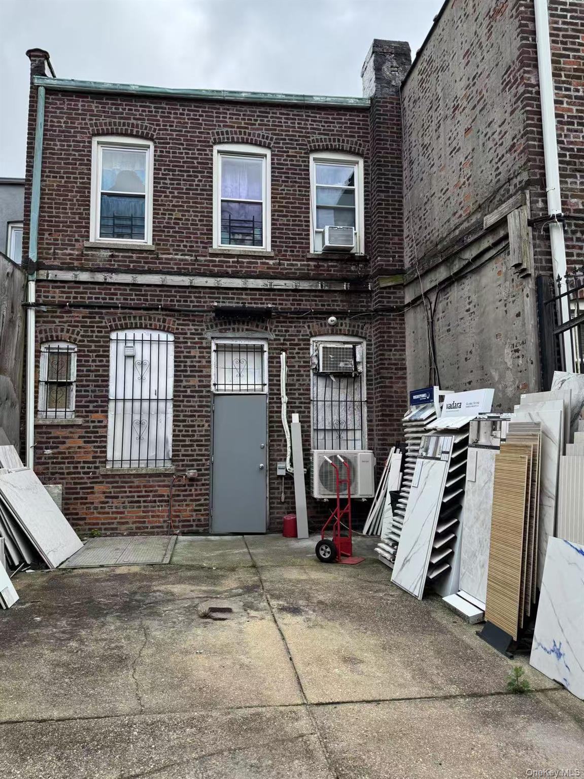 112-05 Rockaway Boulevard Property Photo 4