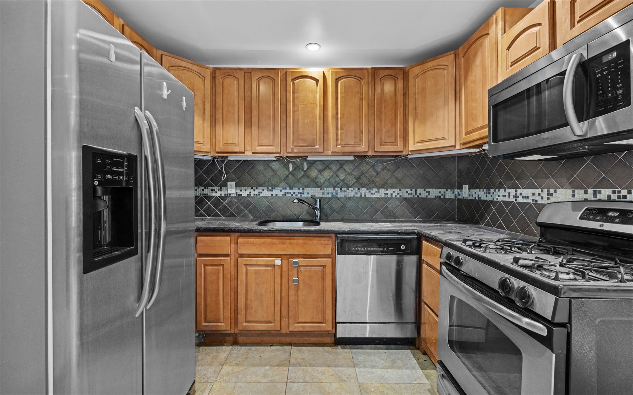 626 Madison Street Property Photo 6