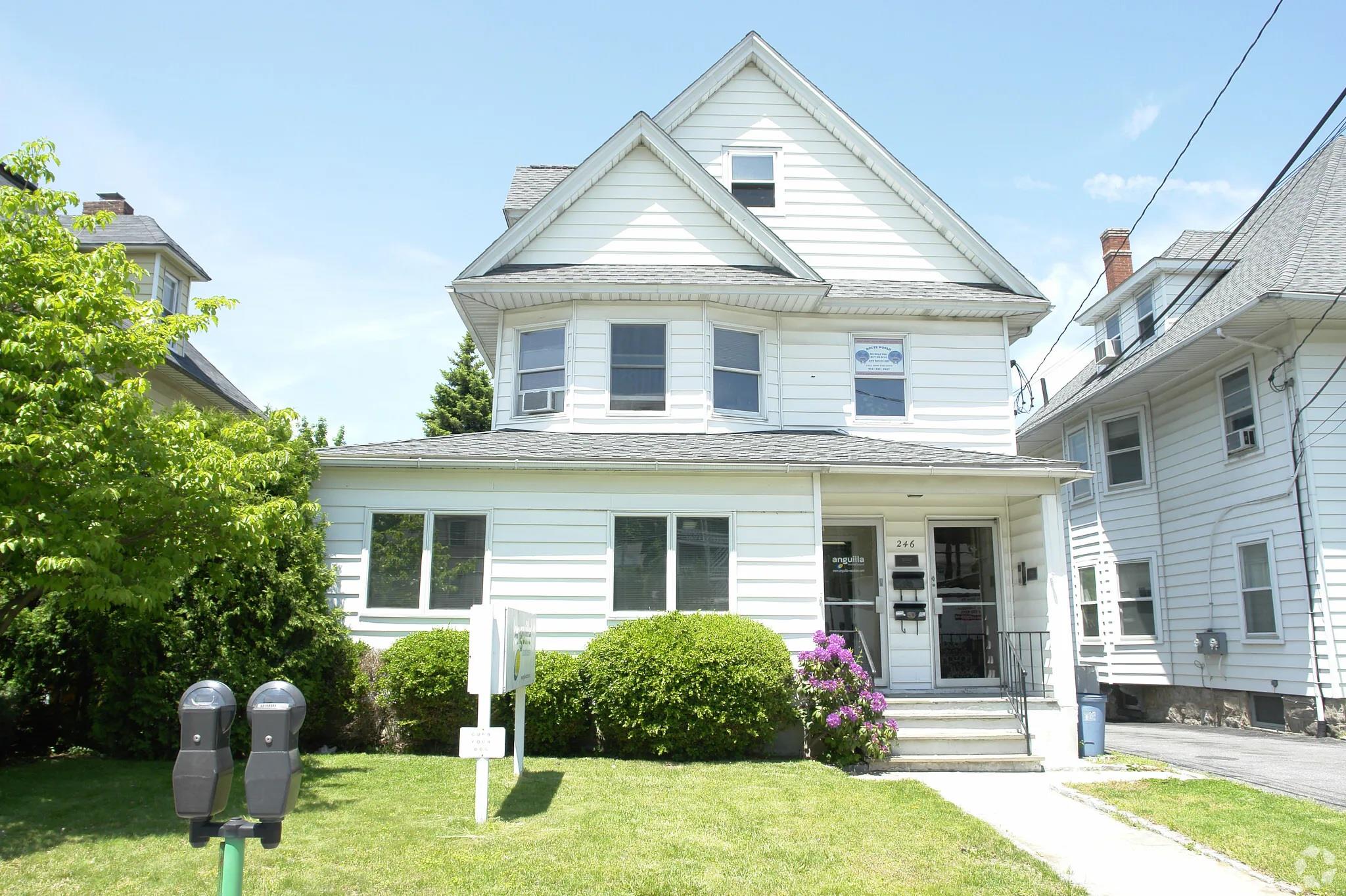 246 Central Avenue Property Photo 3