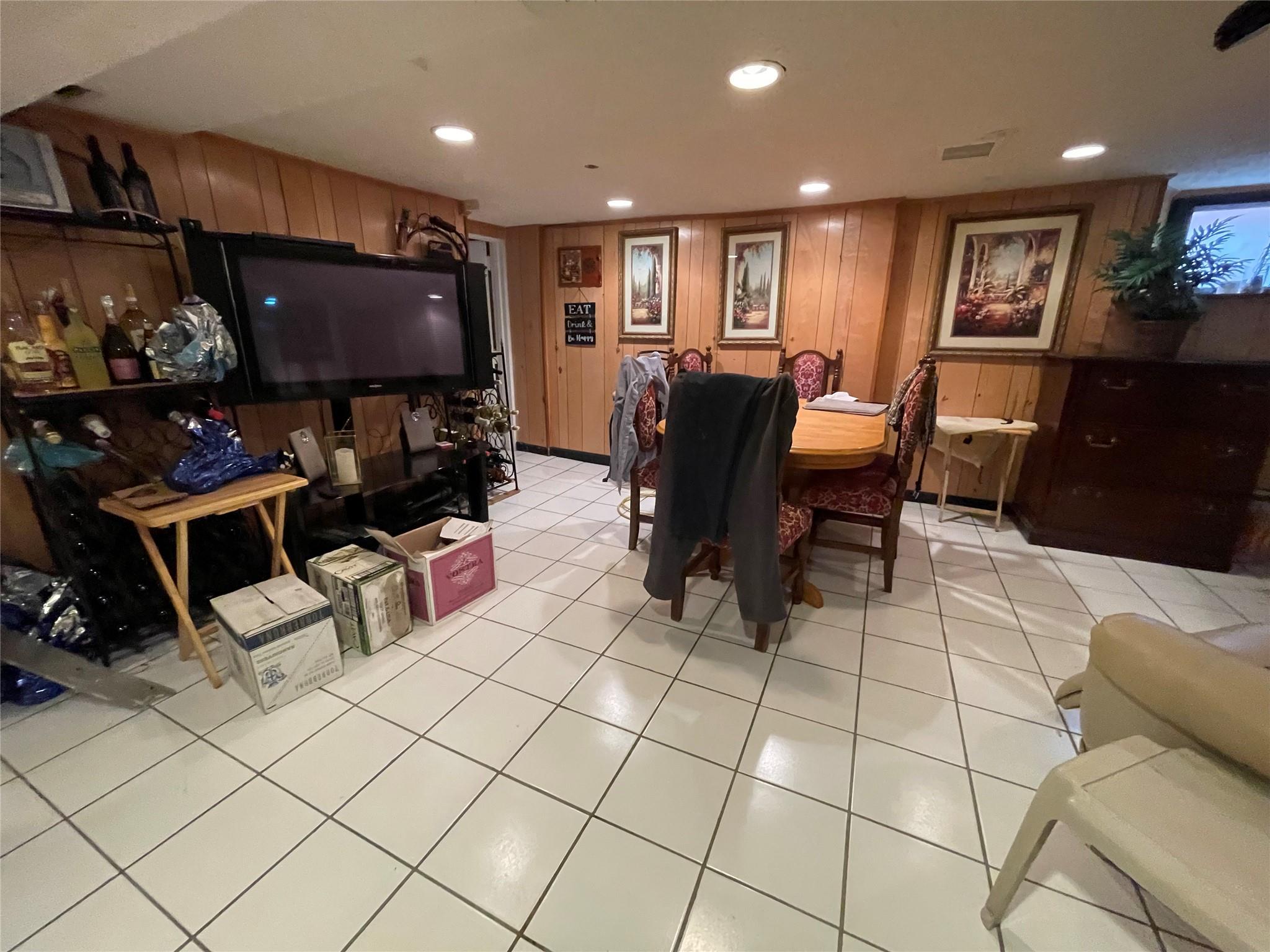 554 E 191st Street 1,2,3 Property Photo 20