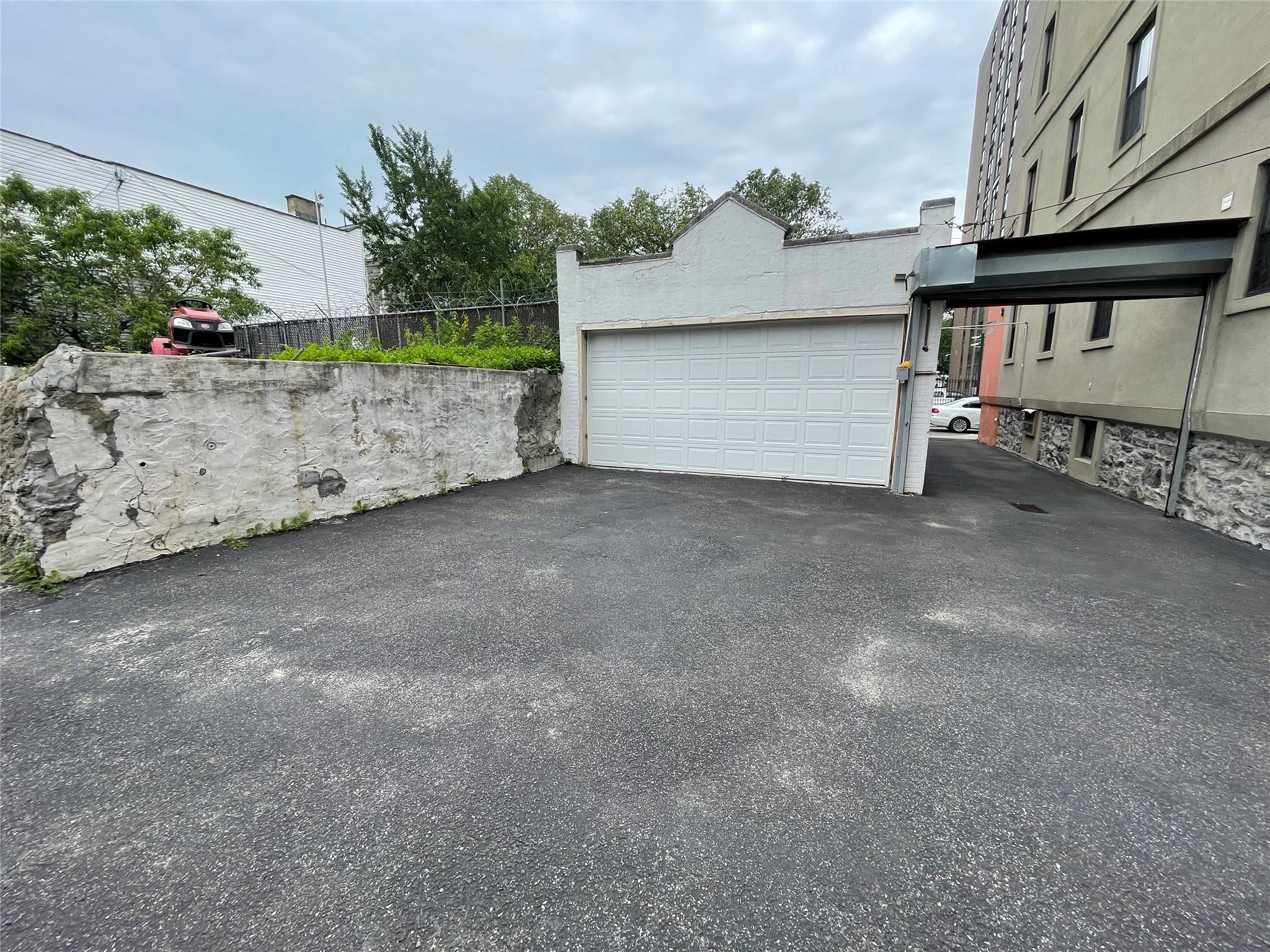 554 E 191st Street 1,2,3 Property Photo 23