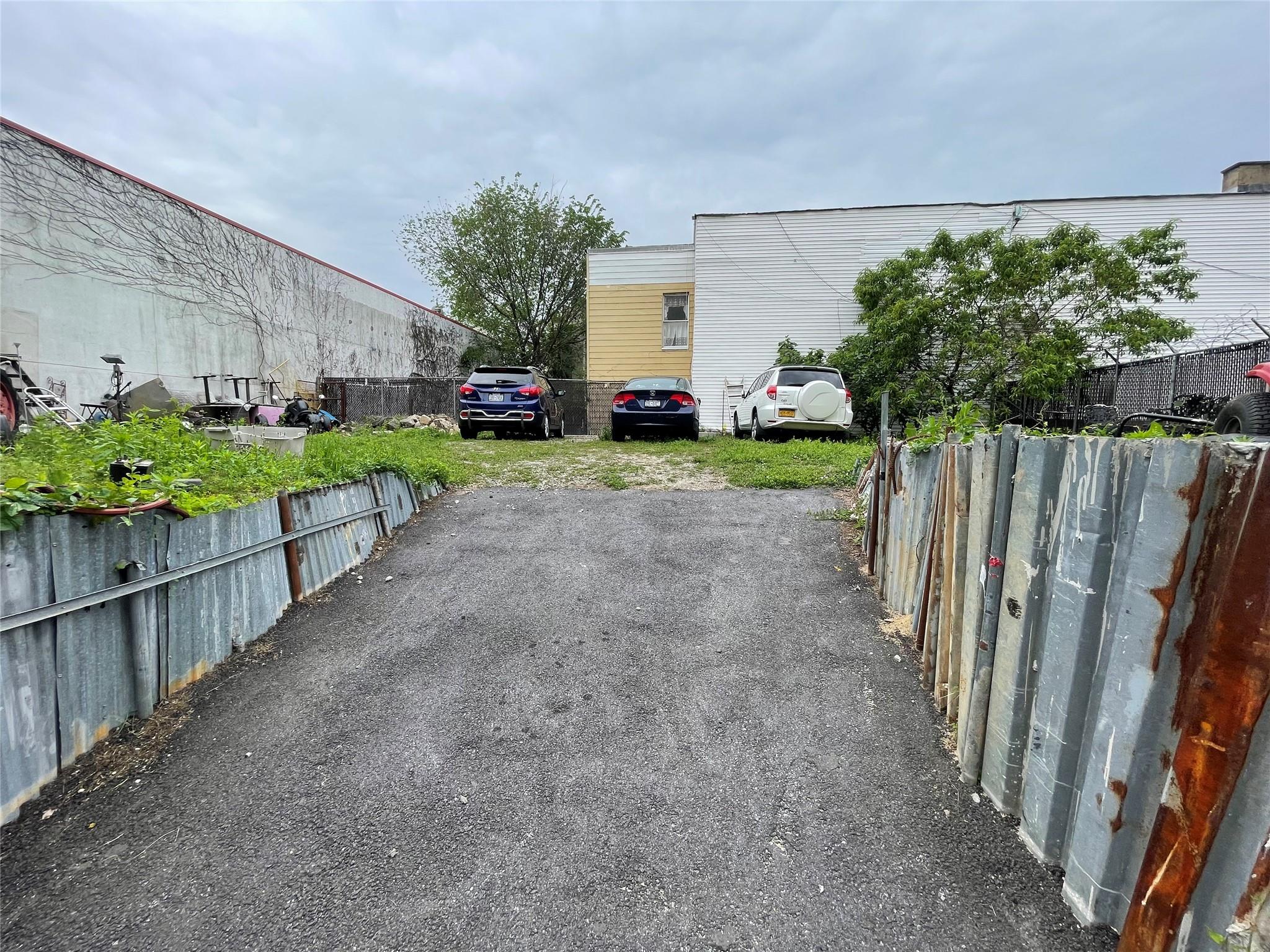 554 E 191st Street 1,2,3 Property Photo 25