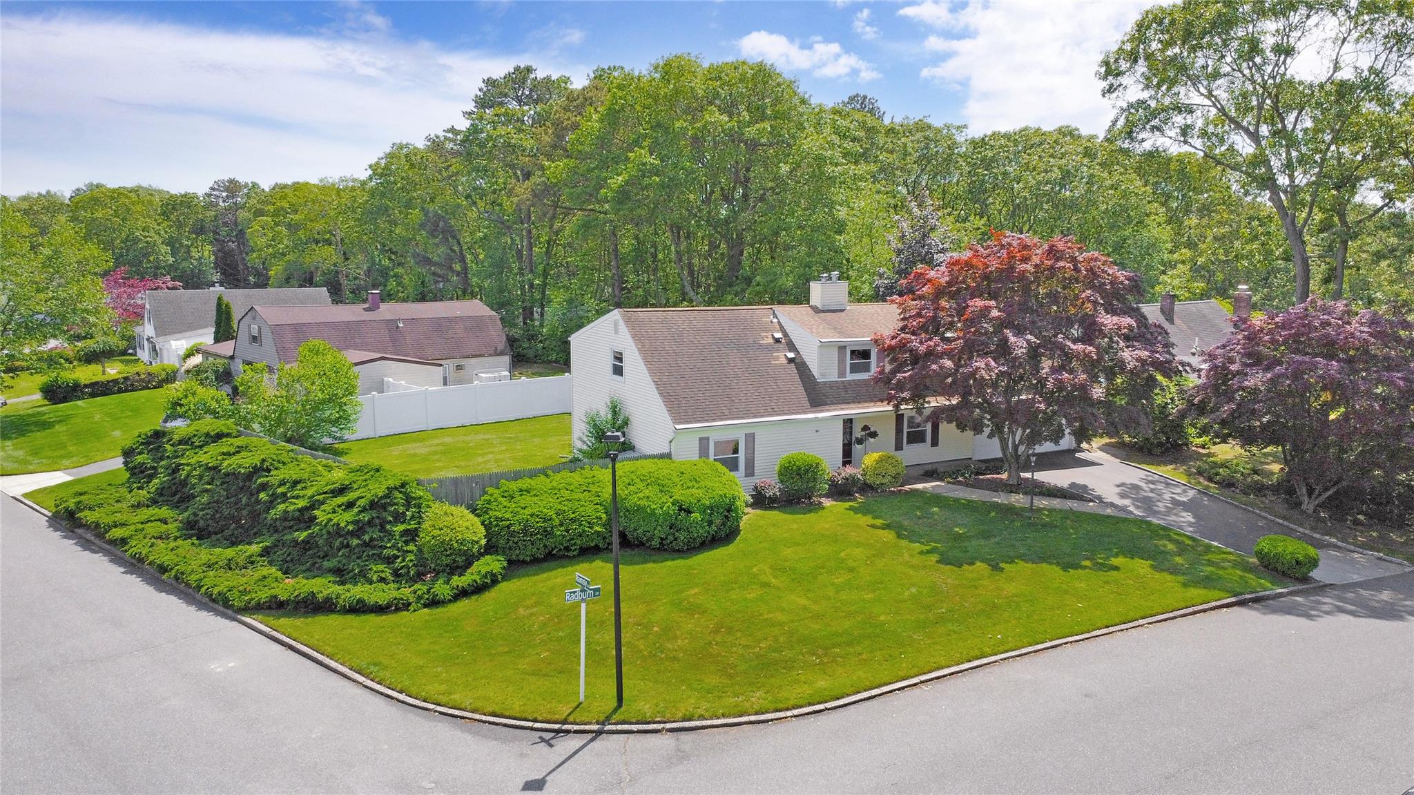 6 Radburn Drive Property Photo 1