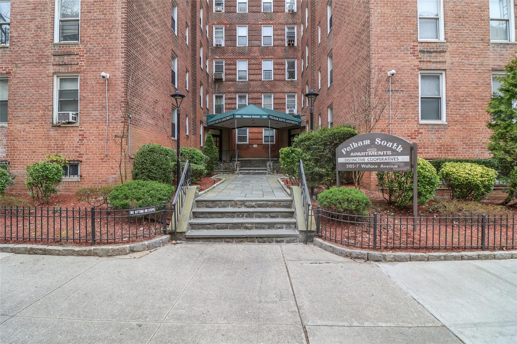 2105 Wallace Avenue 4A Property Photo 1