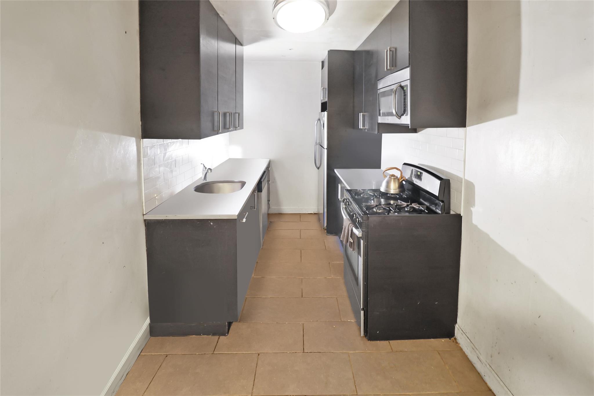 2105 Wallace Avenue 4a Property Photo 7