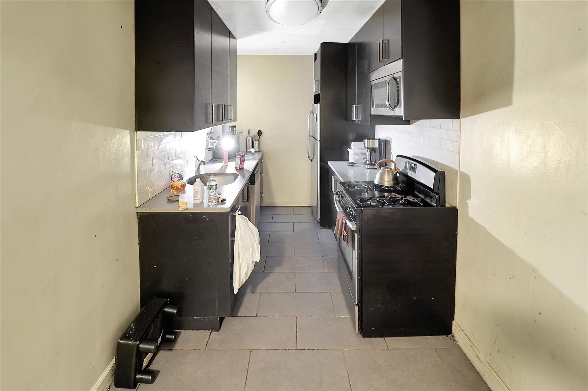 2105 Wallace Avenue 4a Property Photo 8