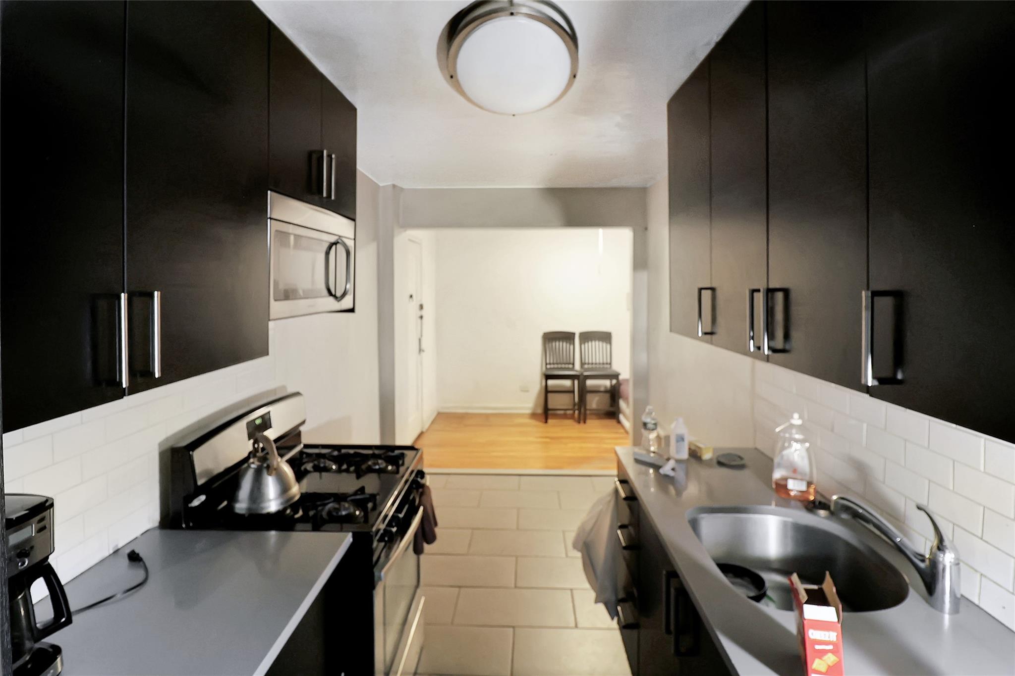 2105 Wallace Avenue 4a Property Photo 11