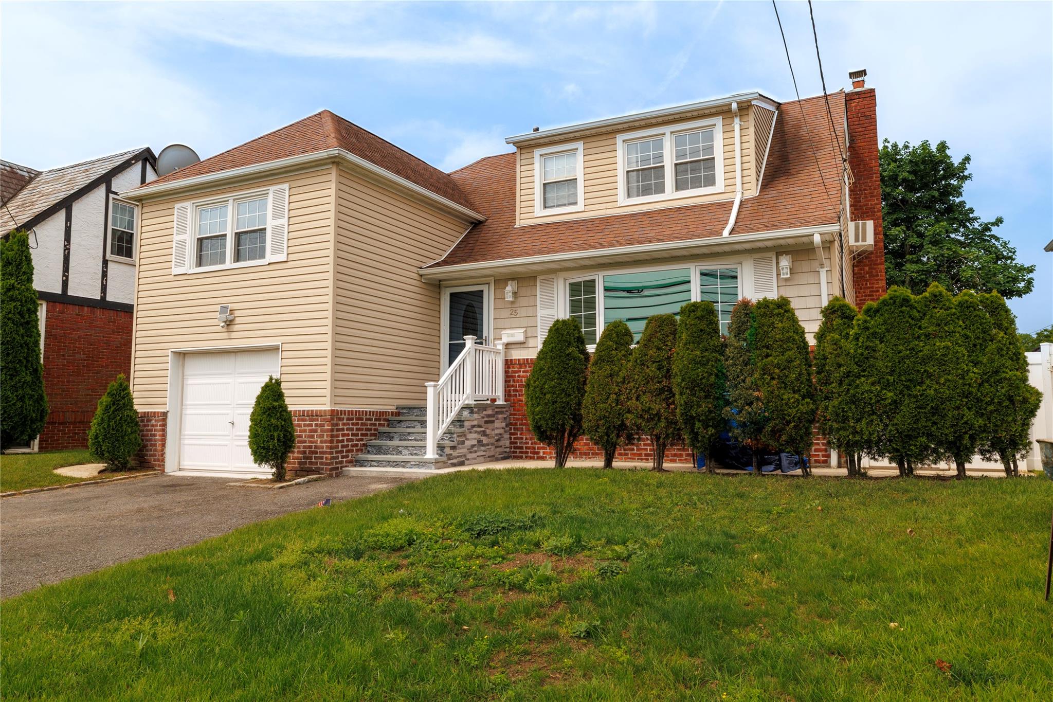 25 Ocean Avenue Property Photo 1