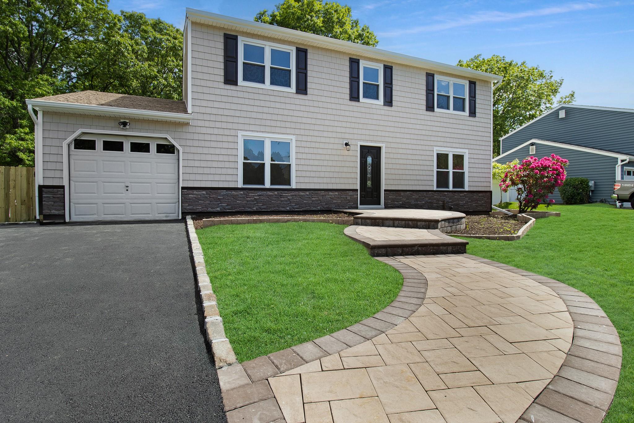 16 Sampson Avenue