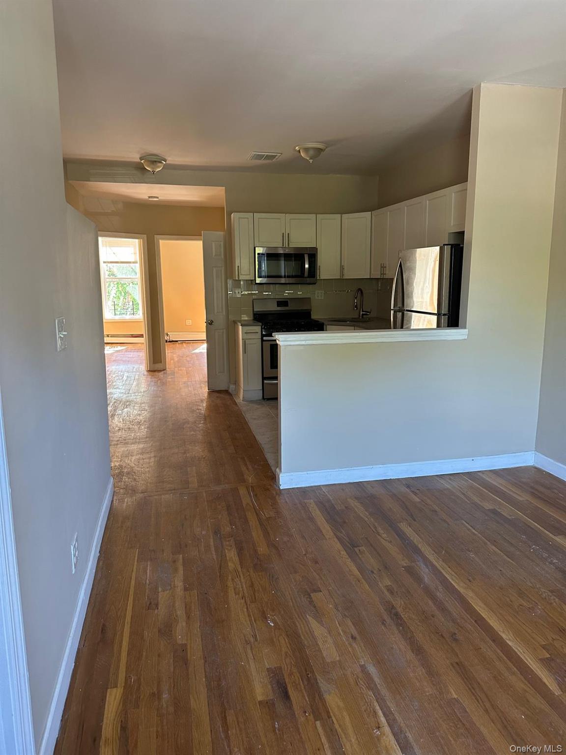 980 Sutter Avenue Property Photo 6