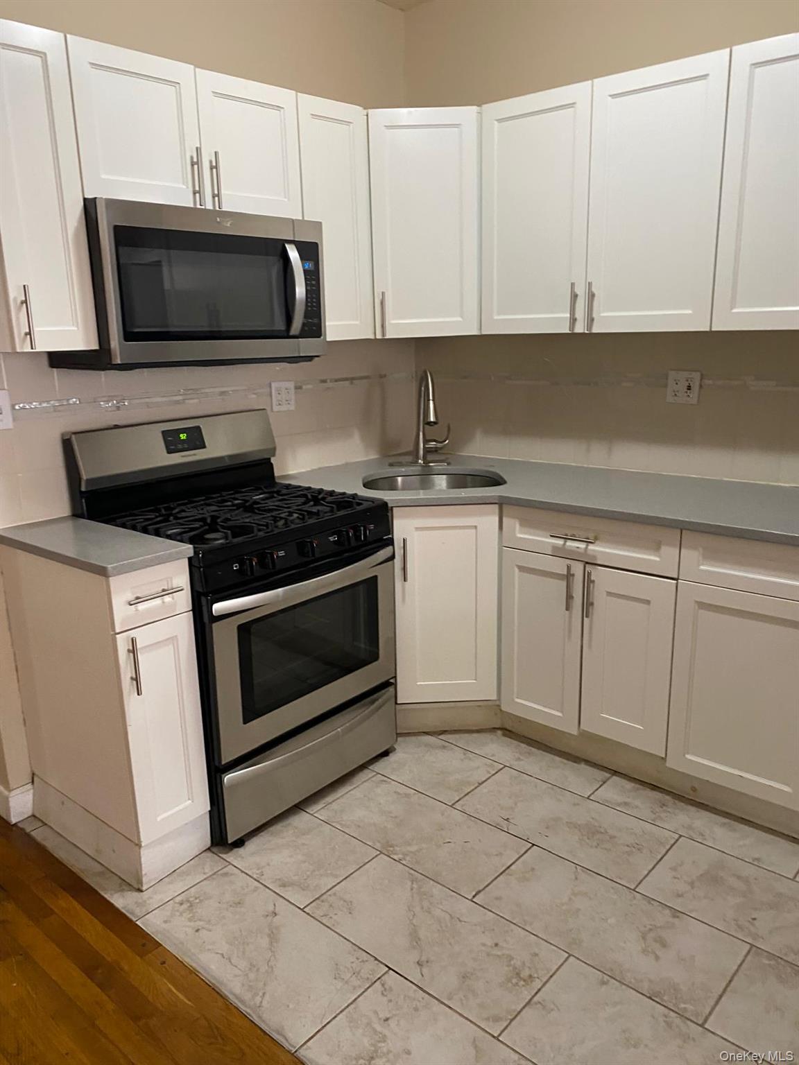 980 Sutter Avenue Property Photo 17