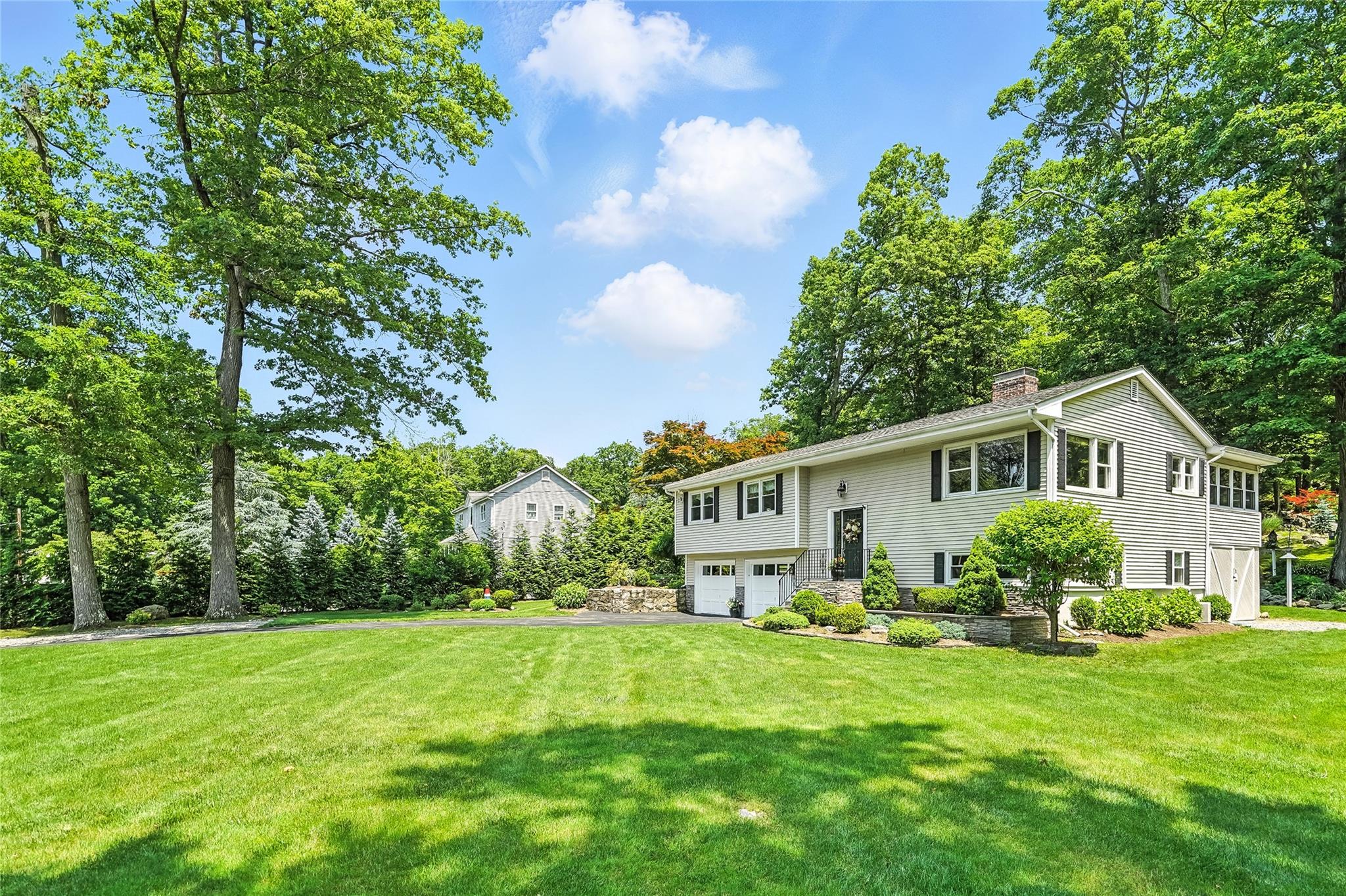 69 Clove Brook Drive Property Photo 1