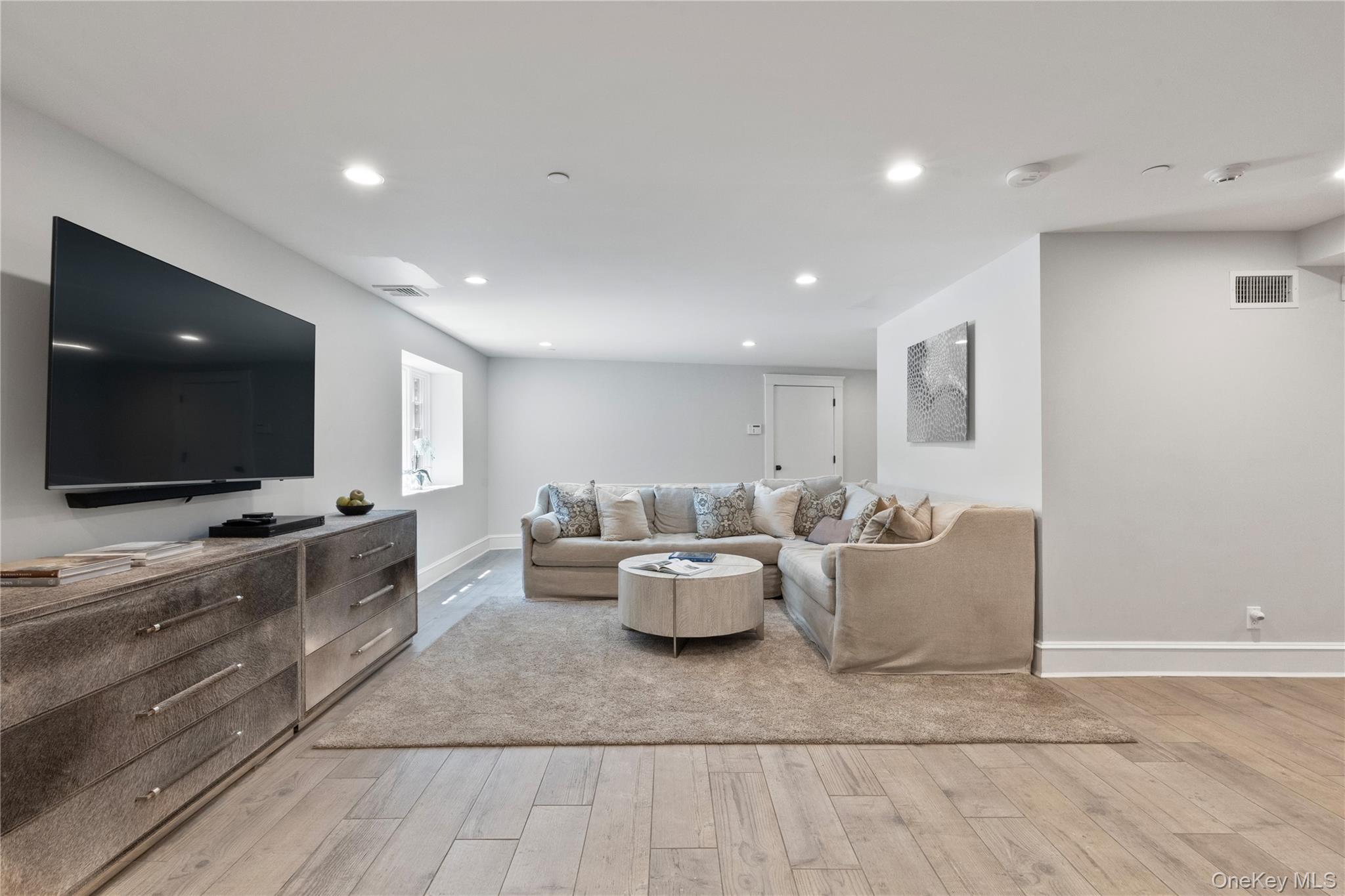 4 Commodore Avenue Property Photo 31