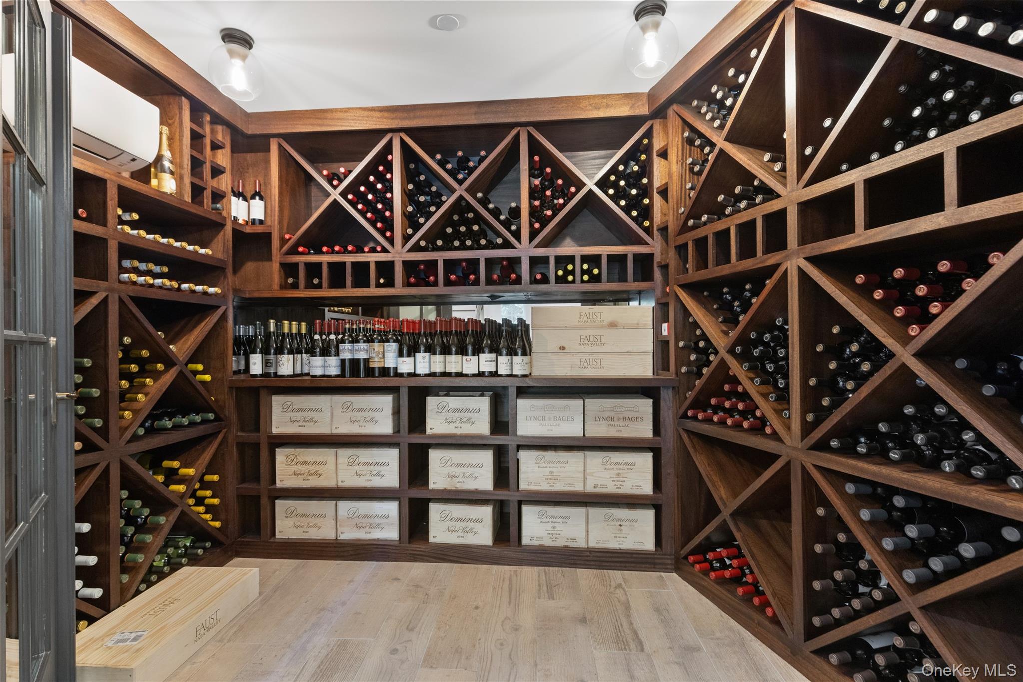 4 Commodore Avenue Property Photo 34