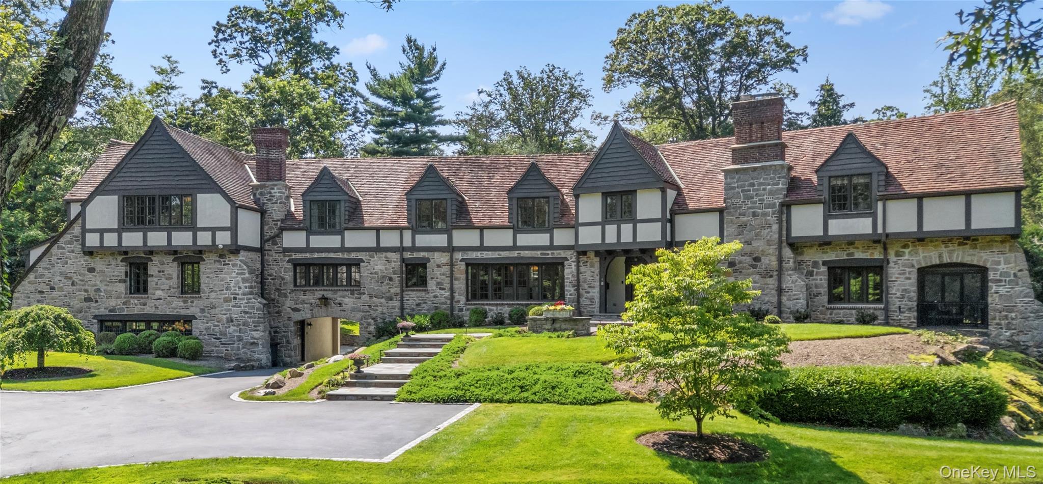 4 Commodore Avenue Property Photo 37