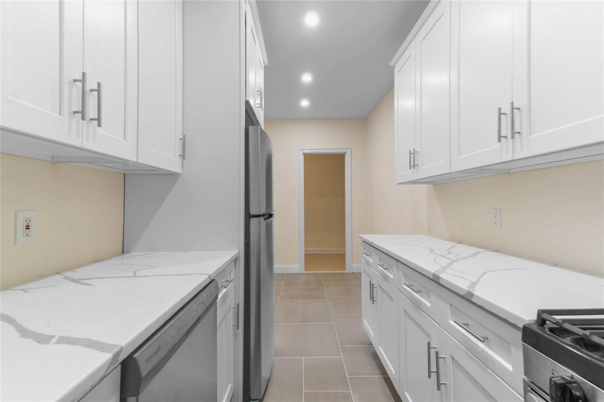 11007 73rd Road 4d Property Photo 11