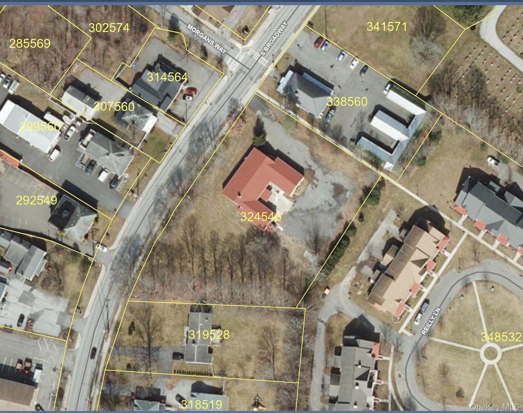 7392 S Broadway Property Photo 4