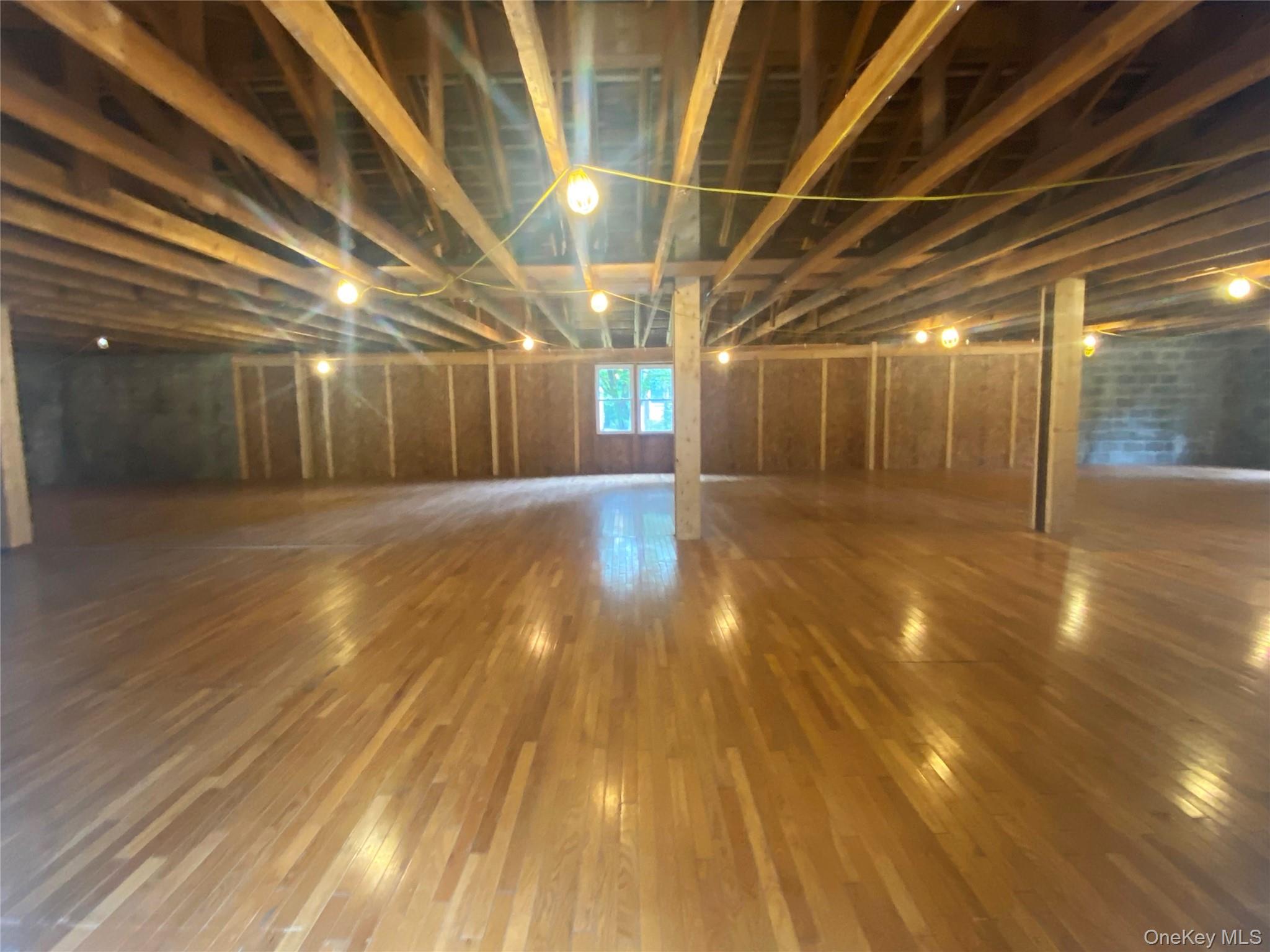 7392 S Broadway Property Photo 6