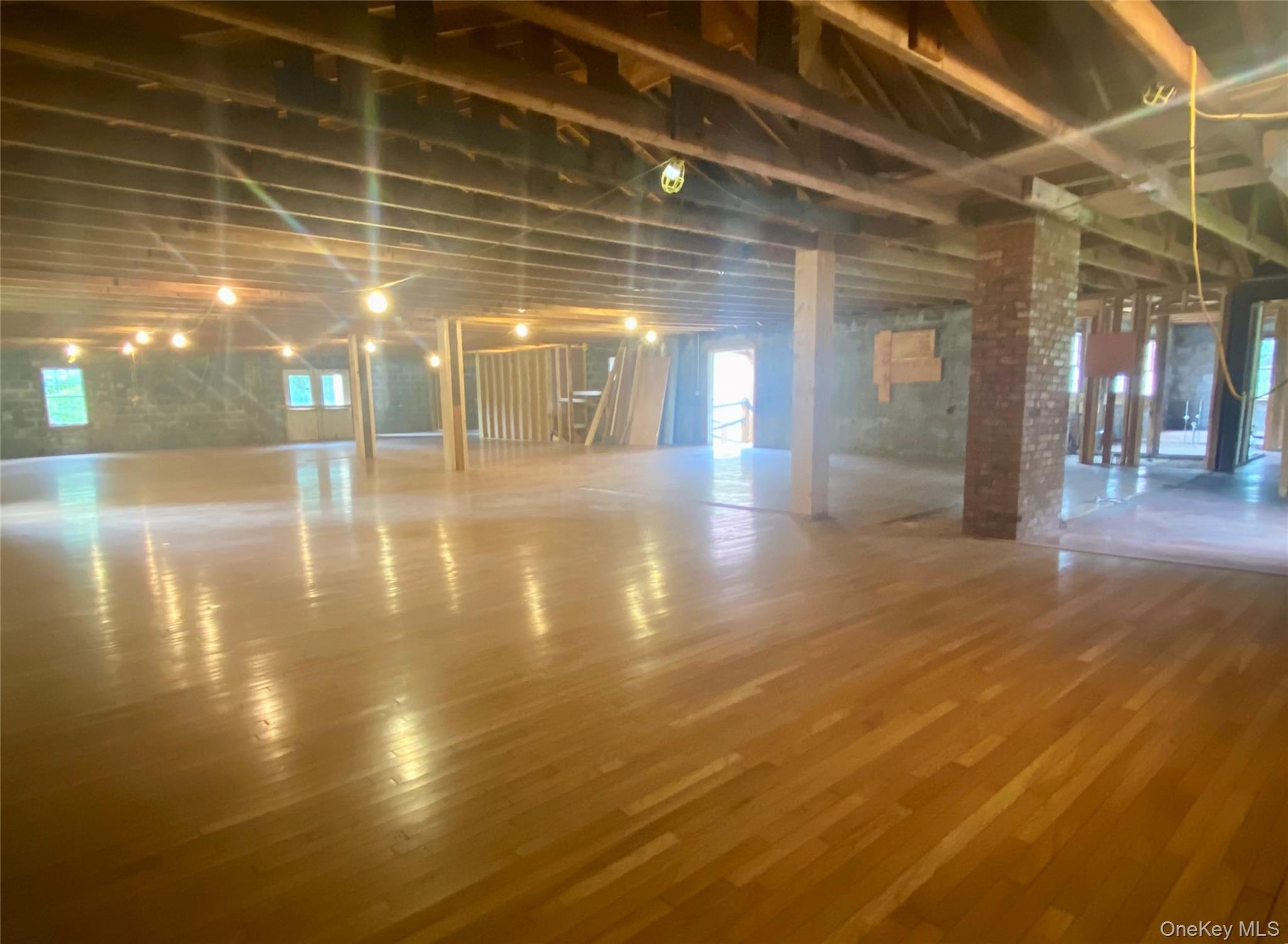 7392 S Broadway Property Photo 7