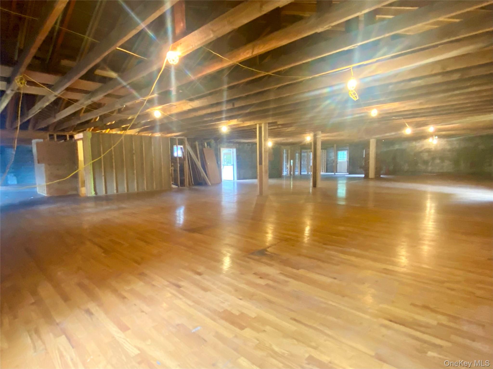 7392 S Broadway Property Photo 8