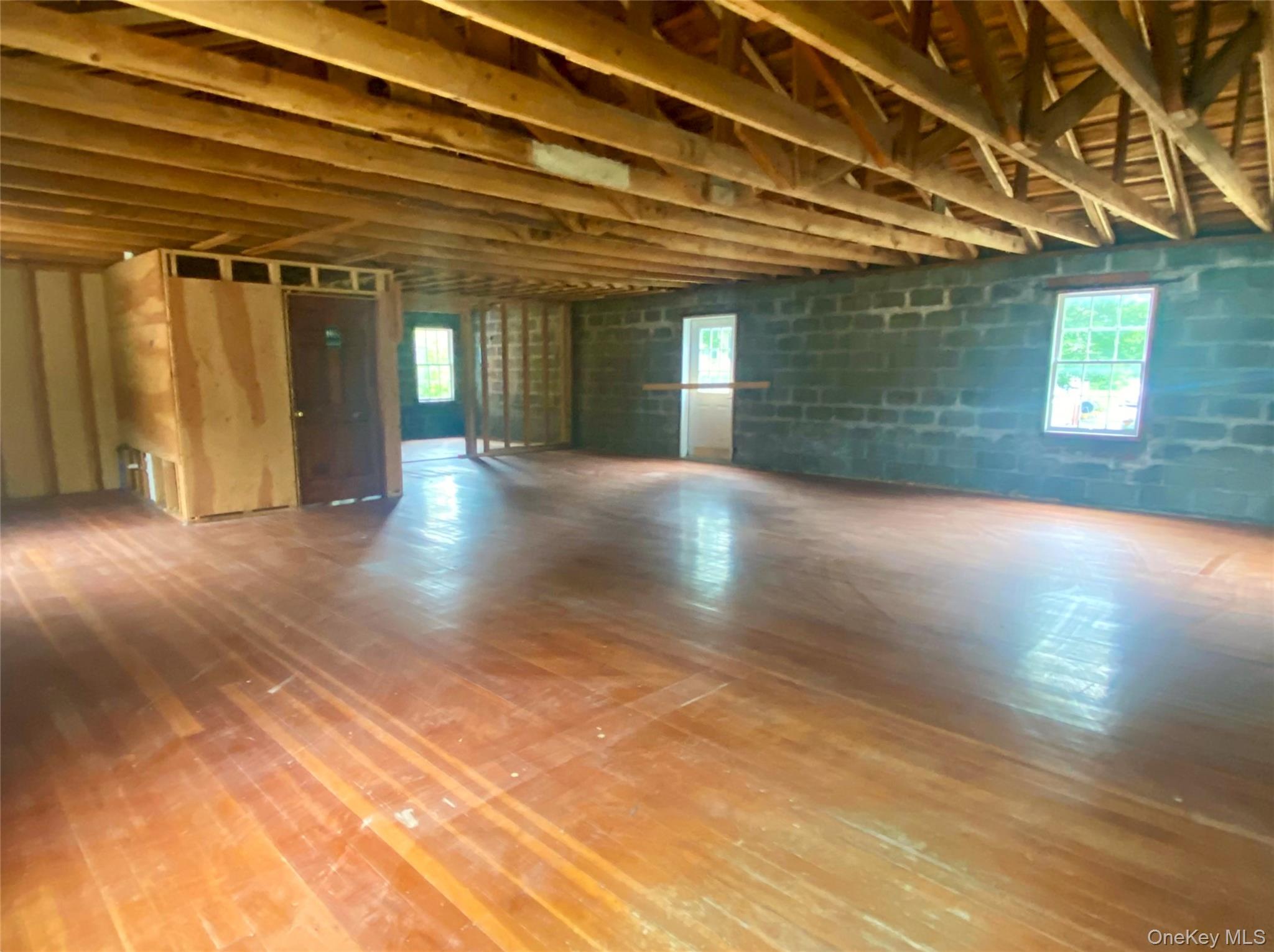 7392 S Broadway Property Photo 10